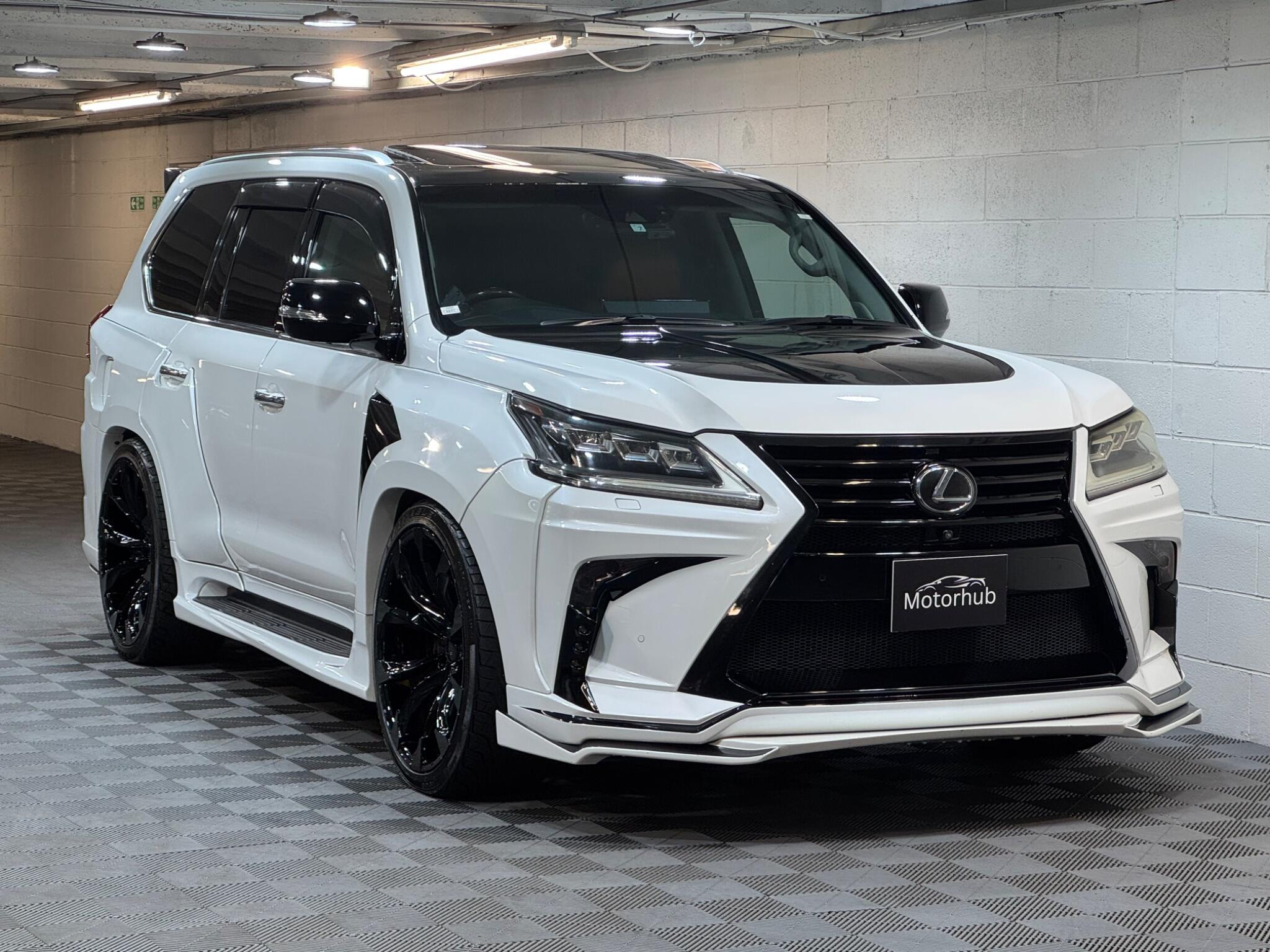 Lexus LX - Image 30