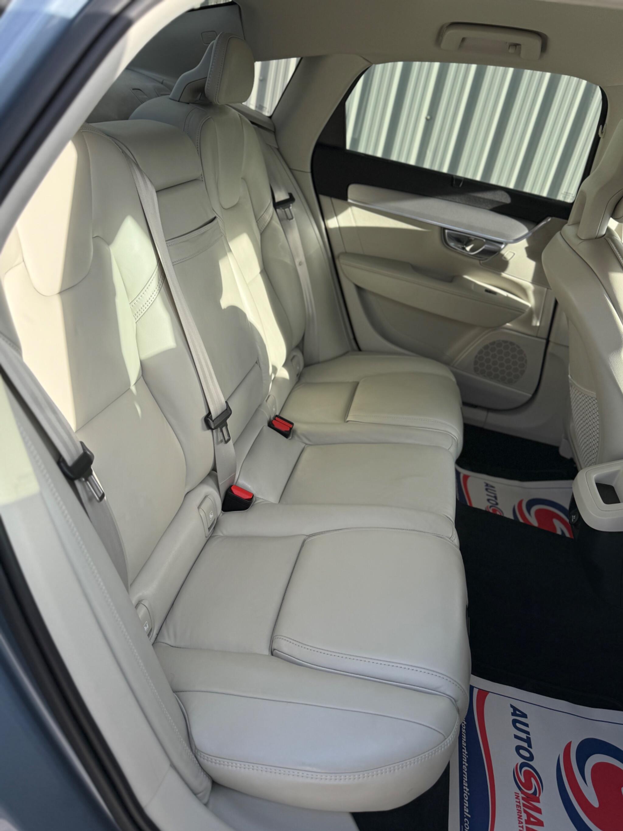 Volvo S90 - Image 32