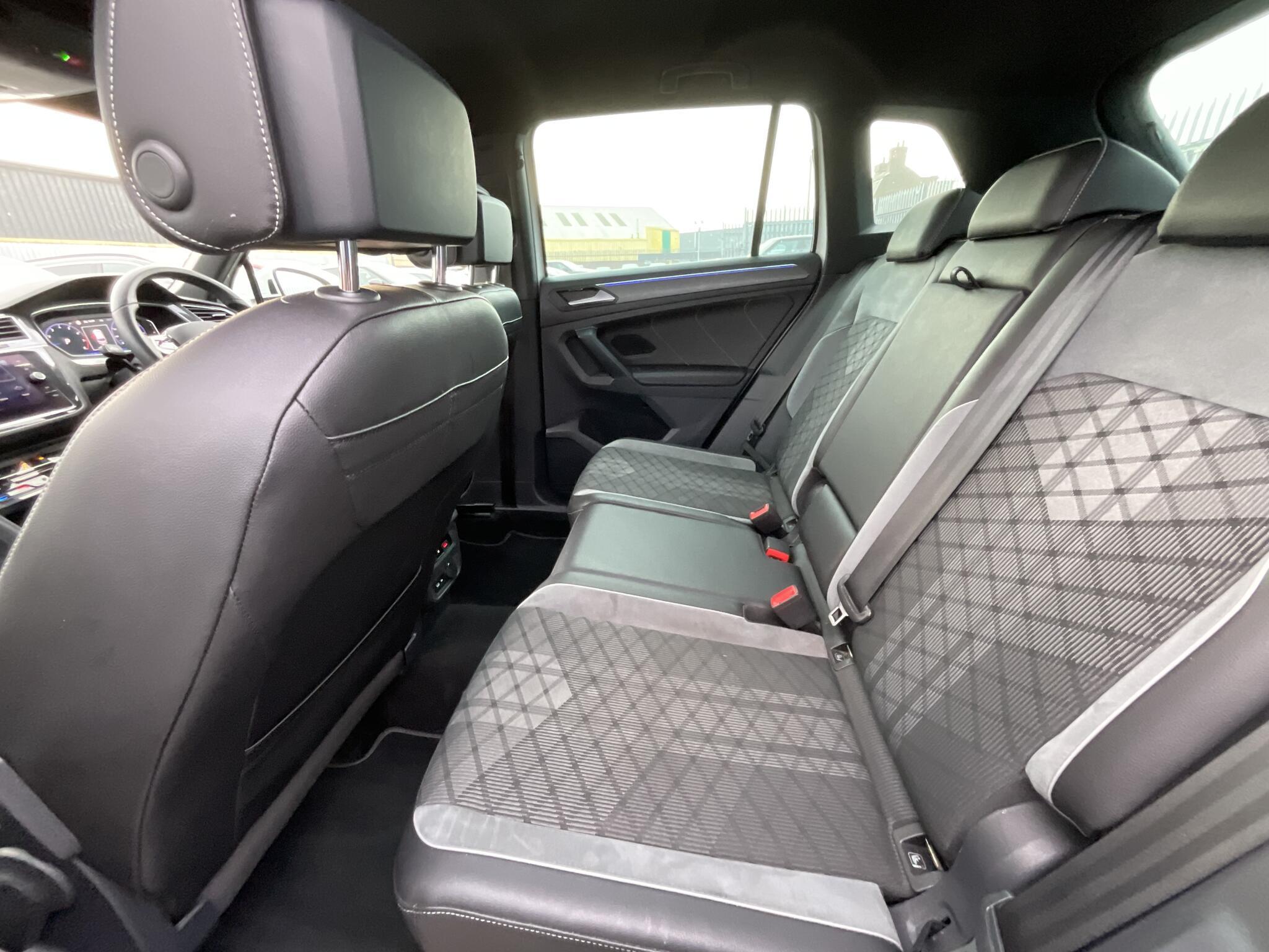 Volkswagen Tiguan - Image 12