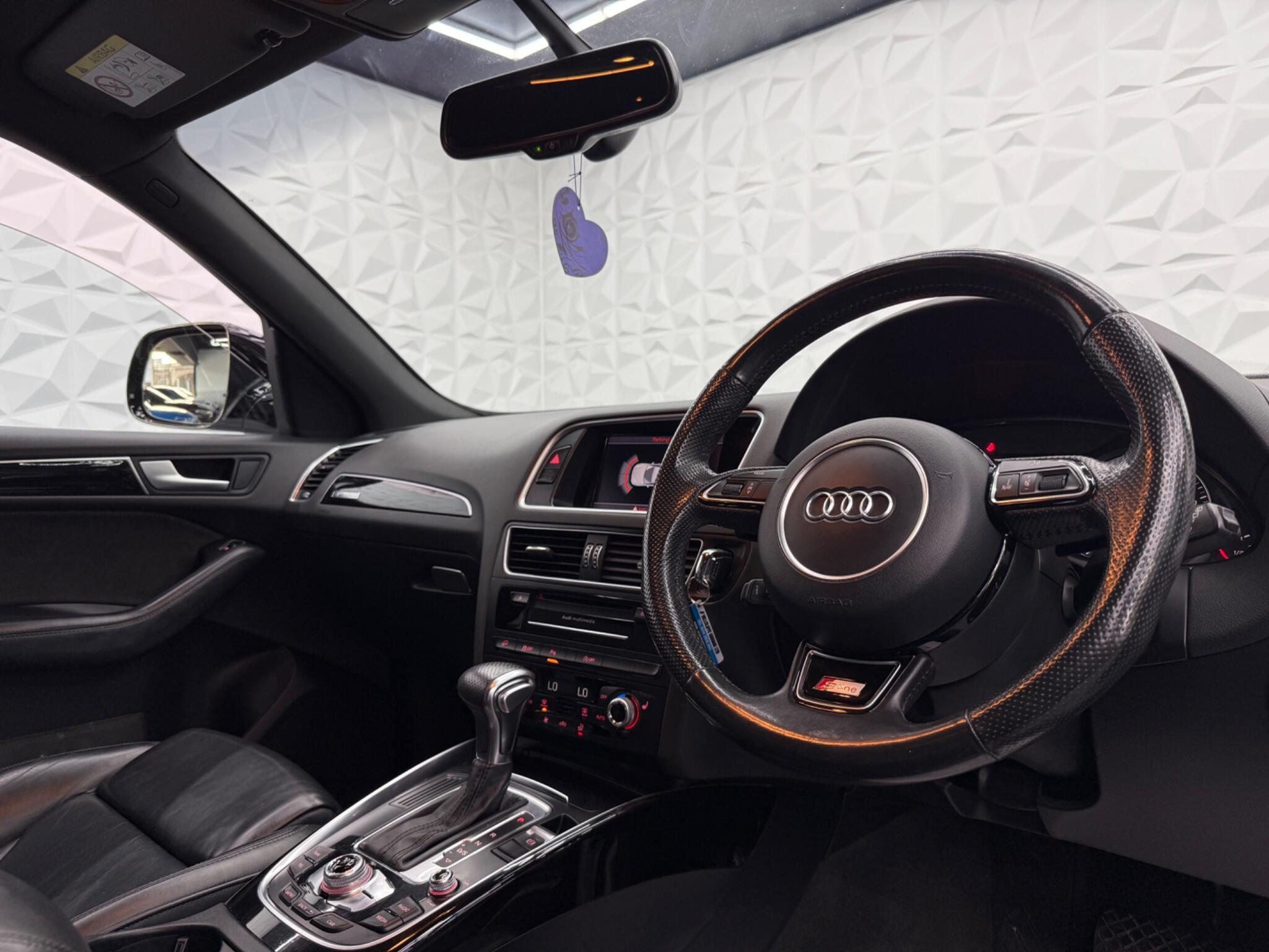 Audi Q5 - Image 18