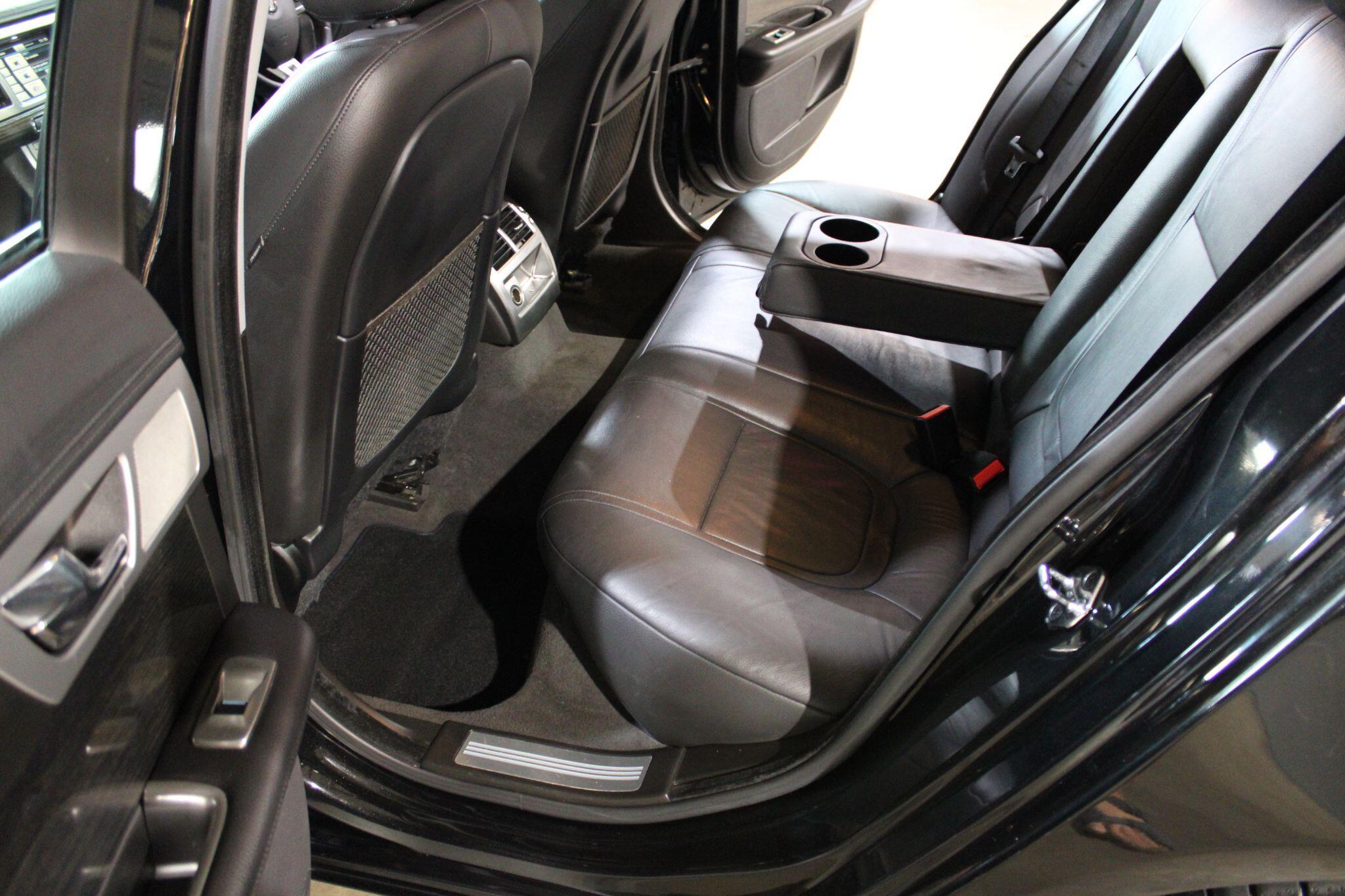 Jaguar XF - Image 9