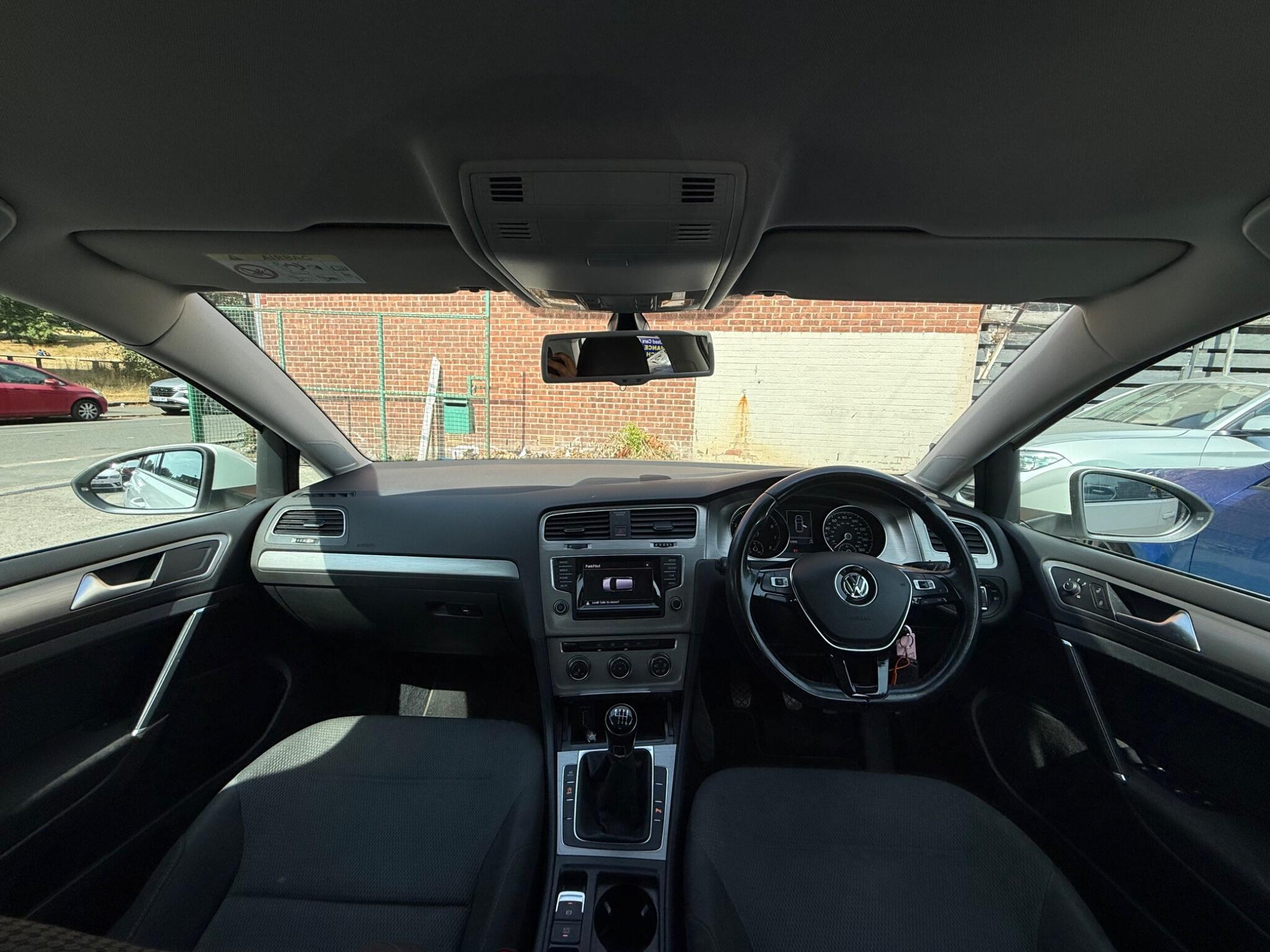 Volkswagen Golf - Image 16