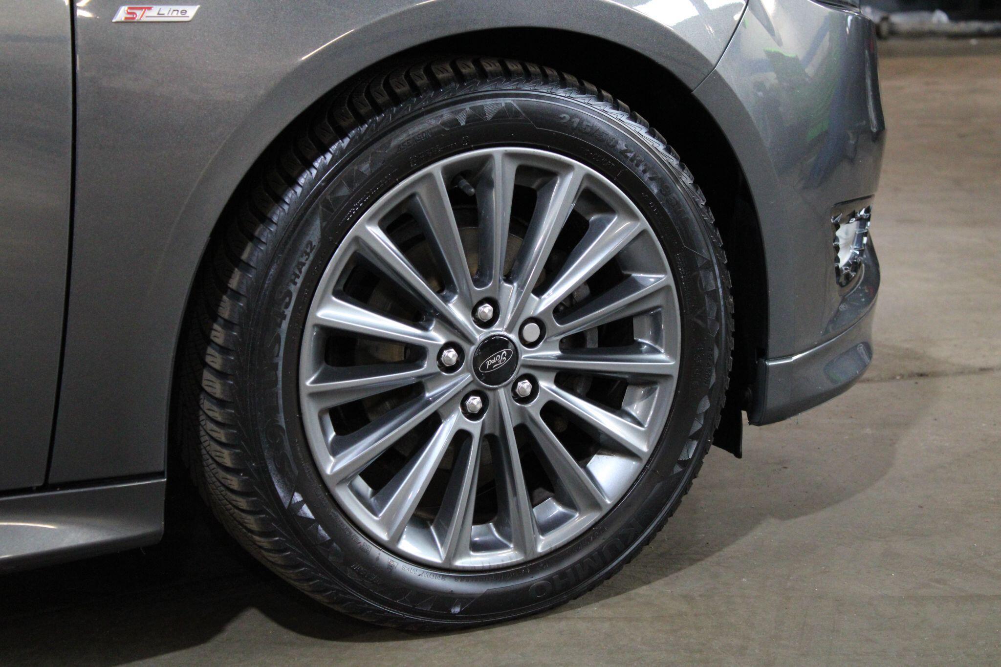 Ford Focus - Image 29