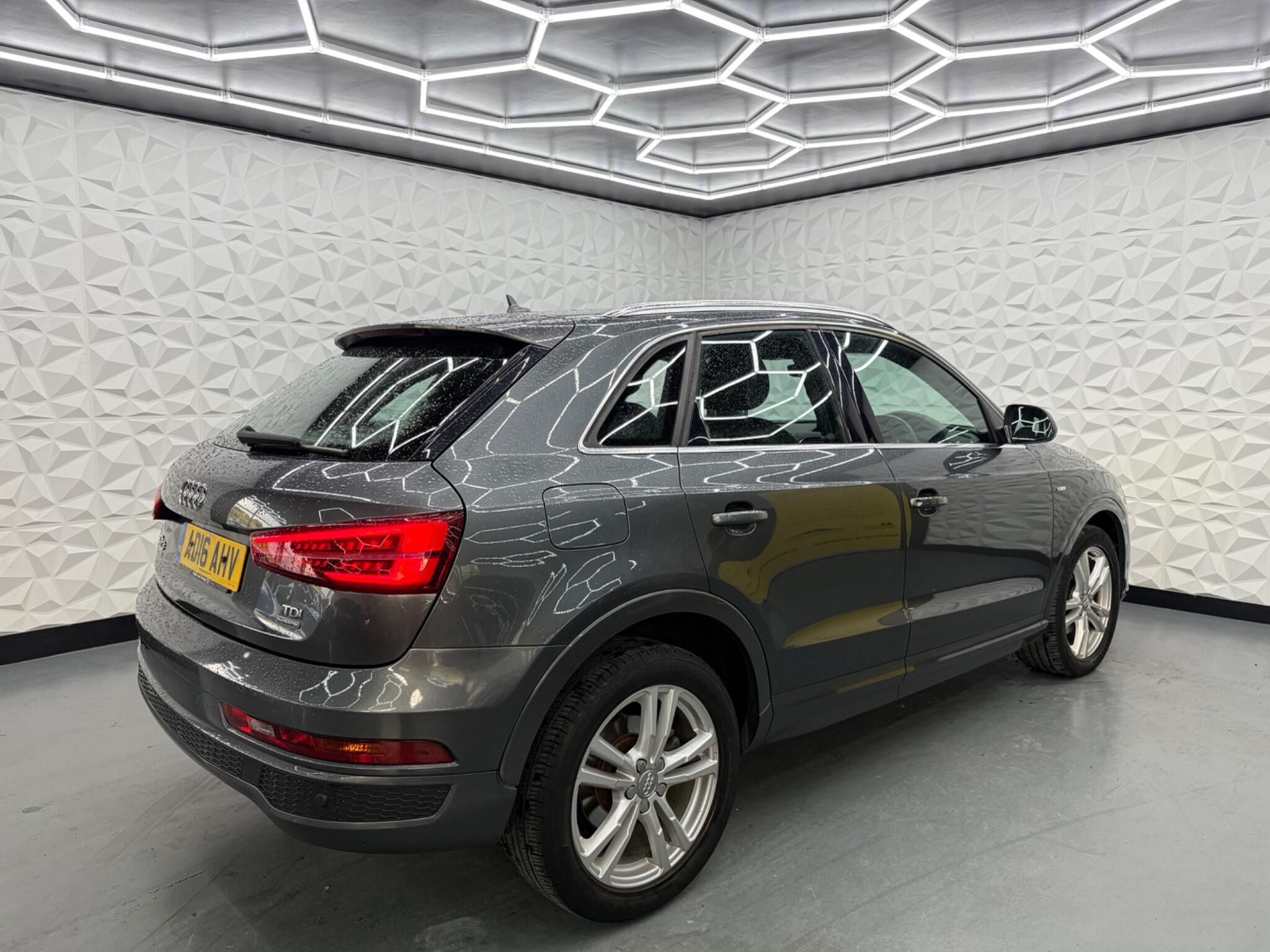 Audi Q3 - Image 12