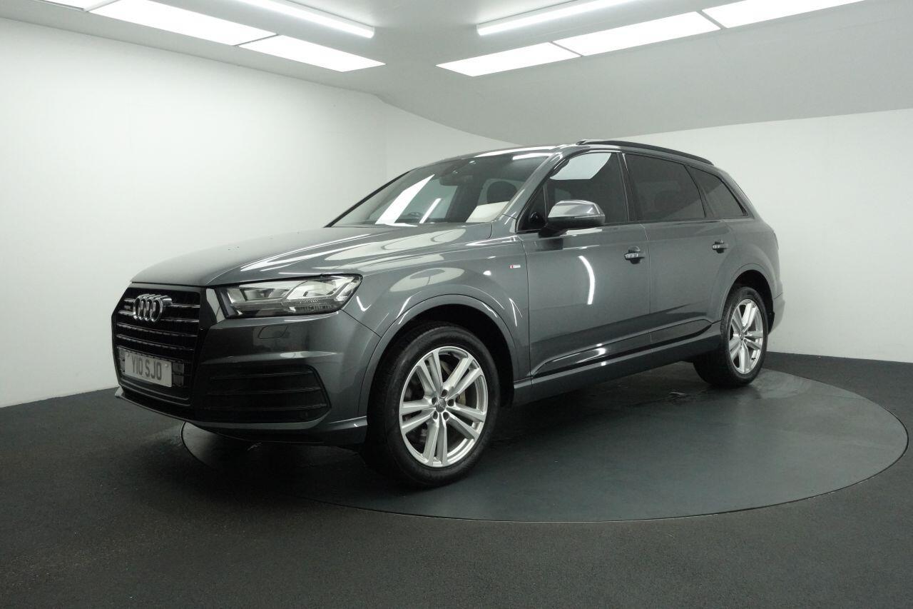 Audi Q7 - Image 7