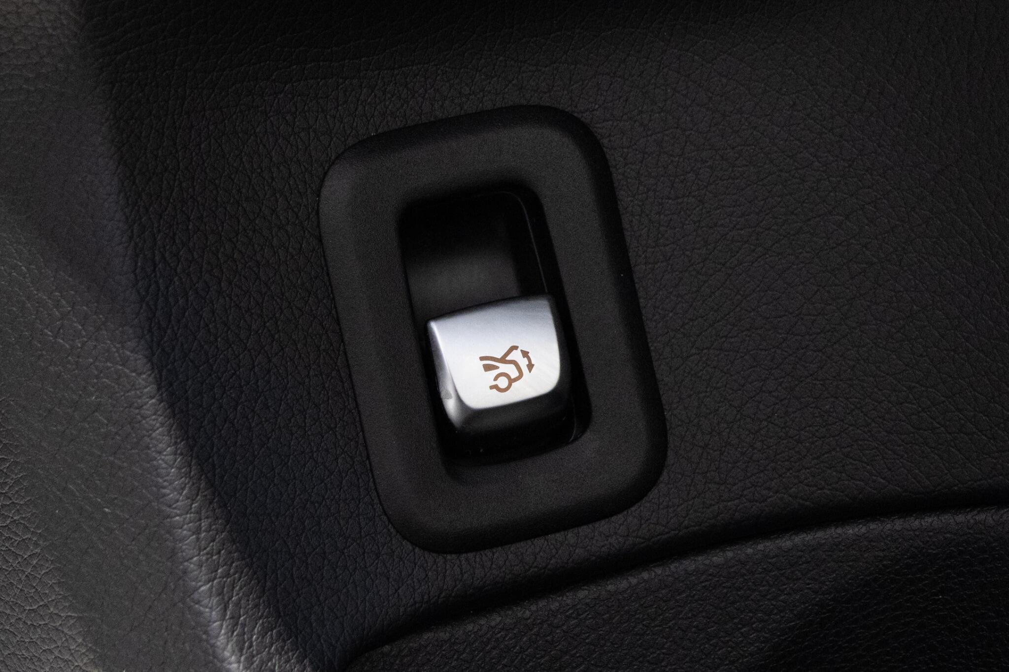 Mercedes C Class - Image 45