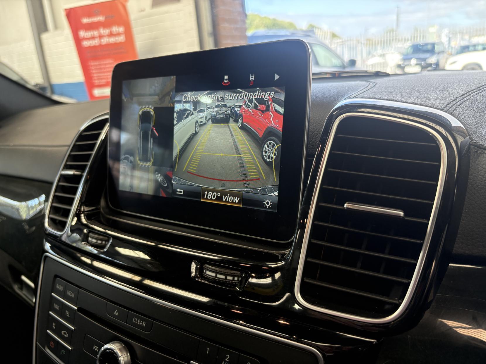 Mercedes GLS - Image 20