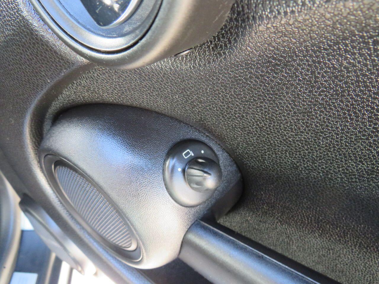 MINI Hatch - Image 20