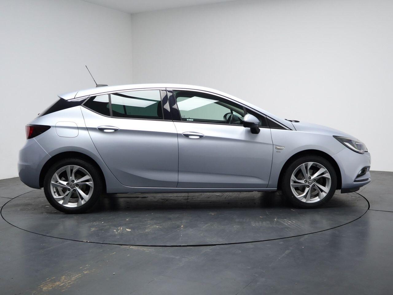 Vauxhall Astra - Image 14