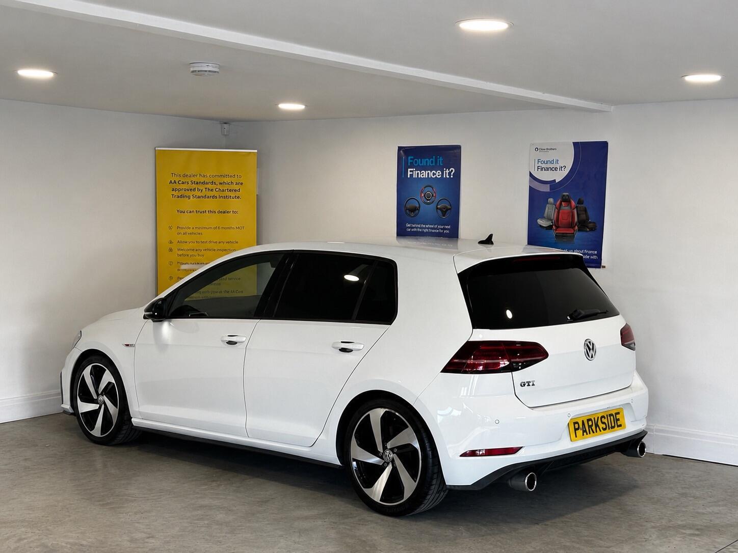 Volkswagen Golf - Image 4
