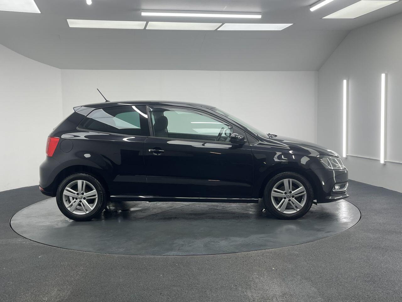 Volkswagen Polo - Image 21