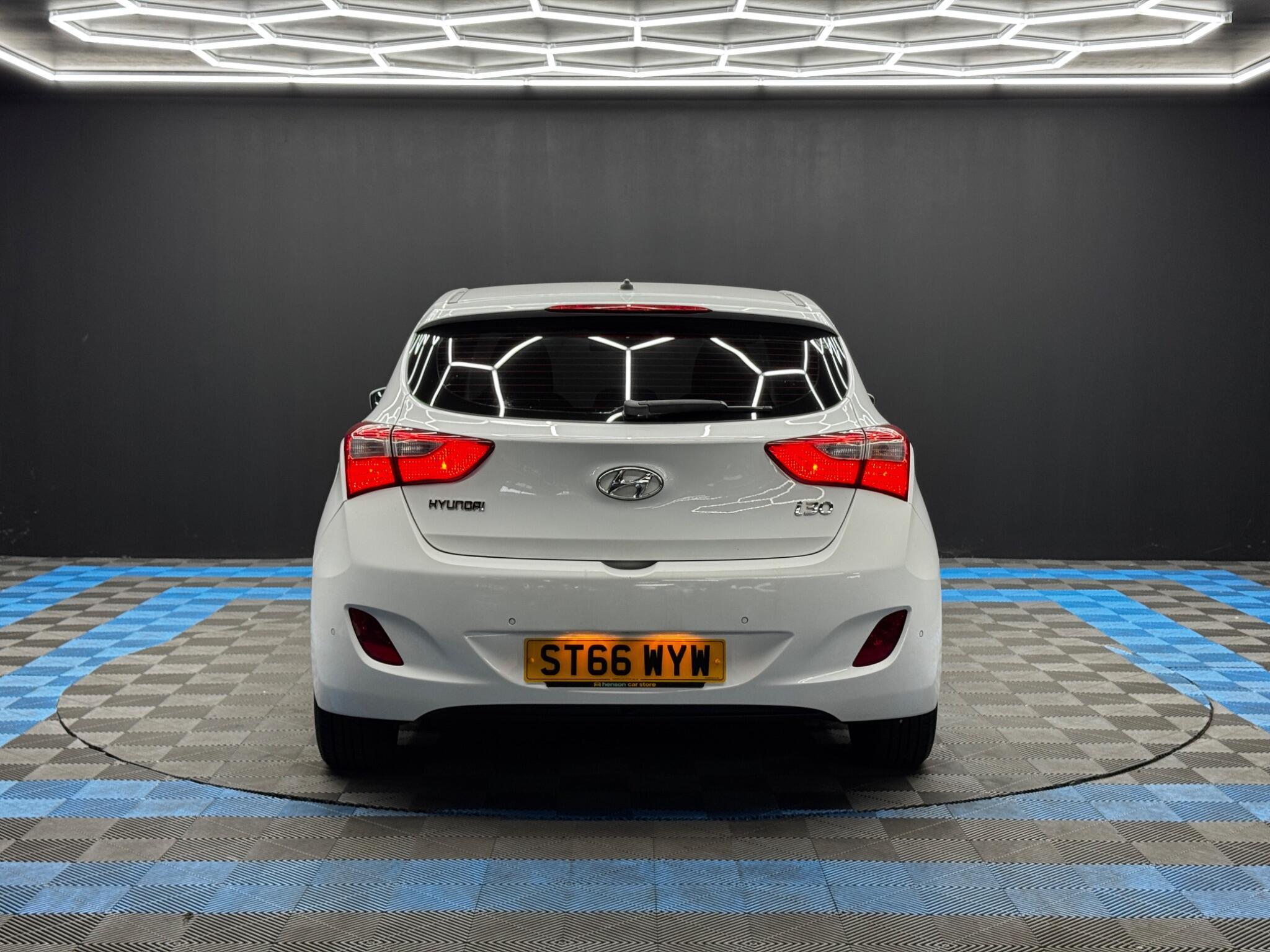 Hyundai i30 - Image 6