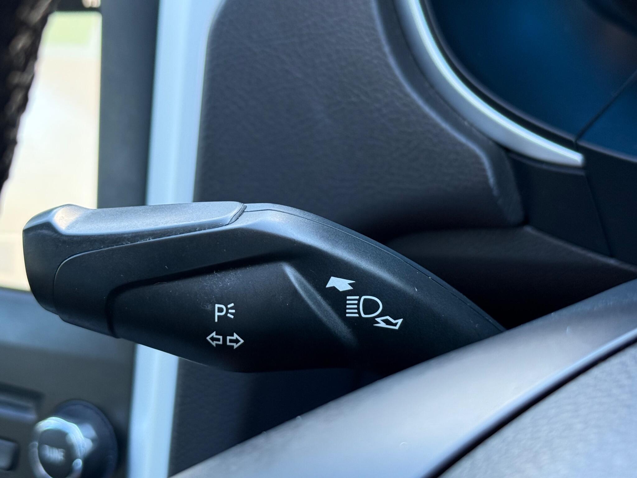 Ford Mondeo - Image 35