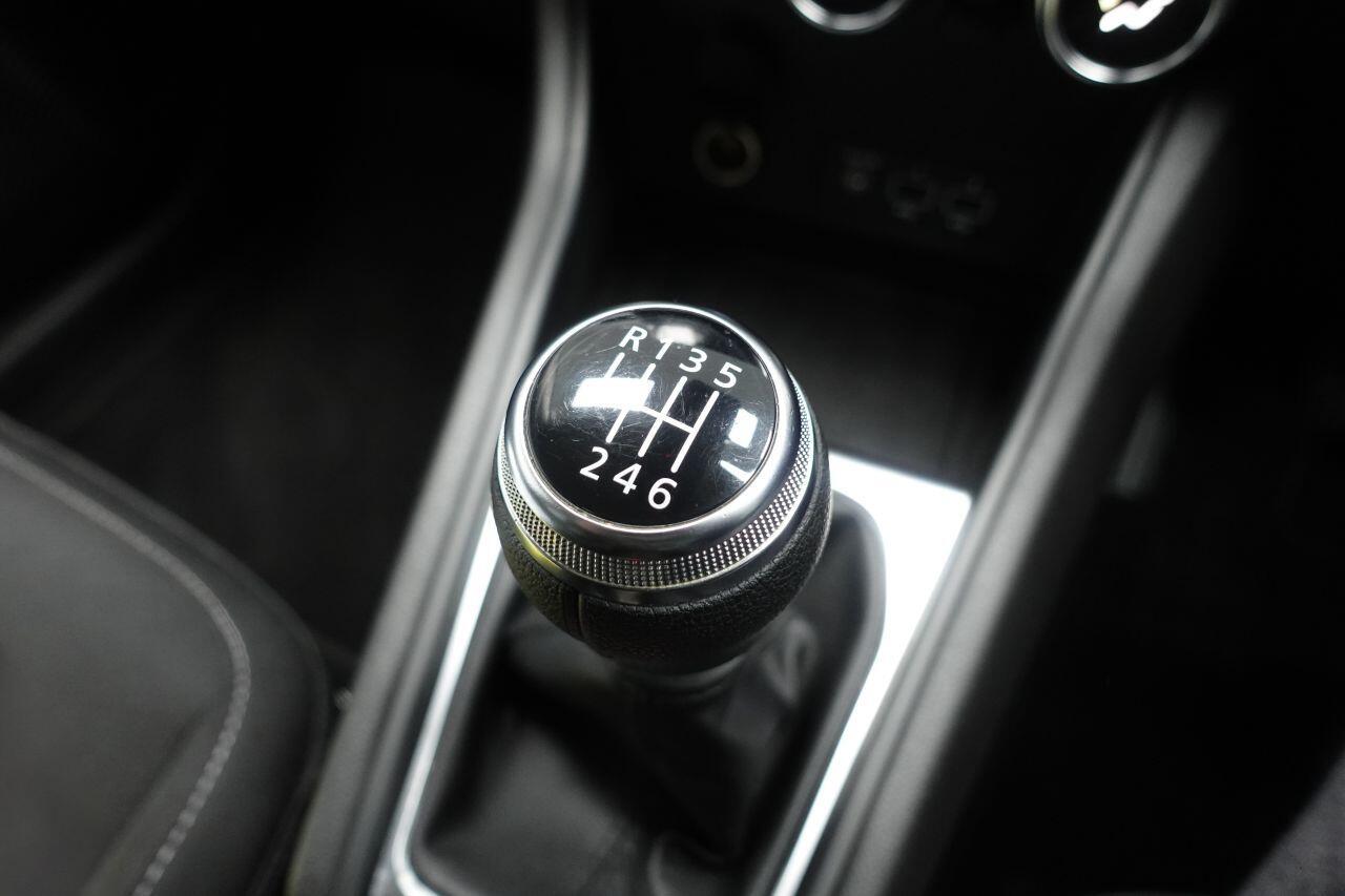 Renault Captur - Image 31