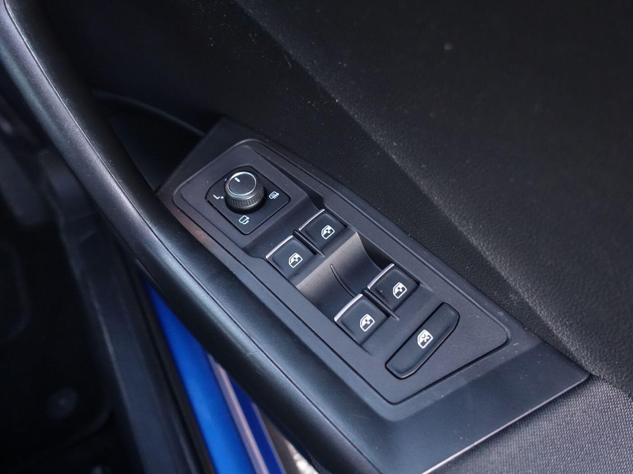 Volkswagen T-Roc - Image 29