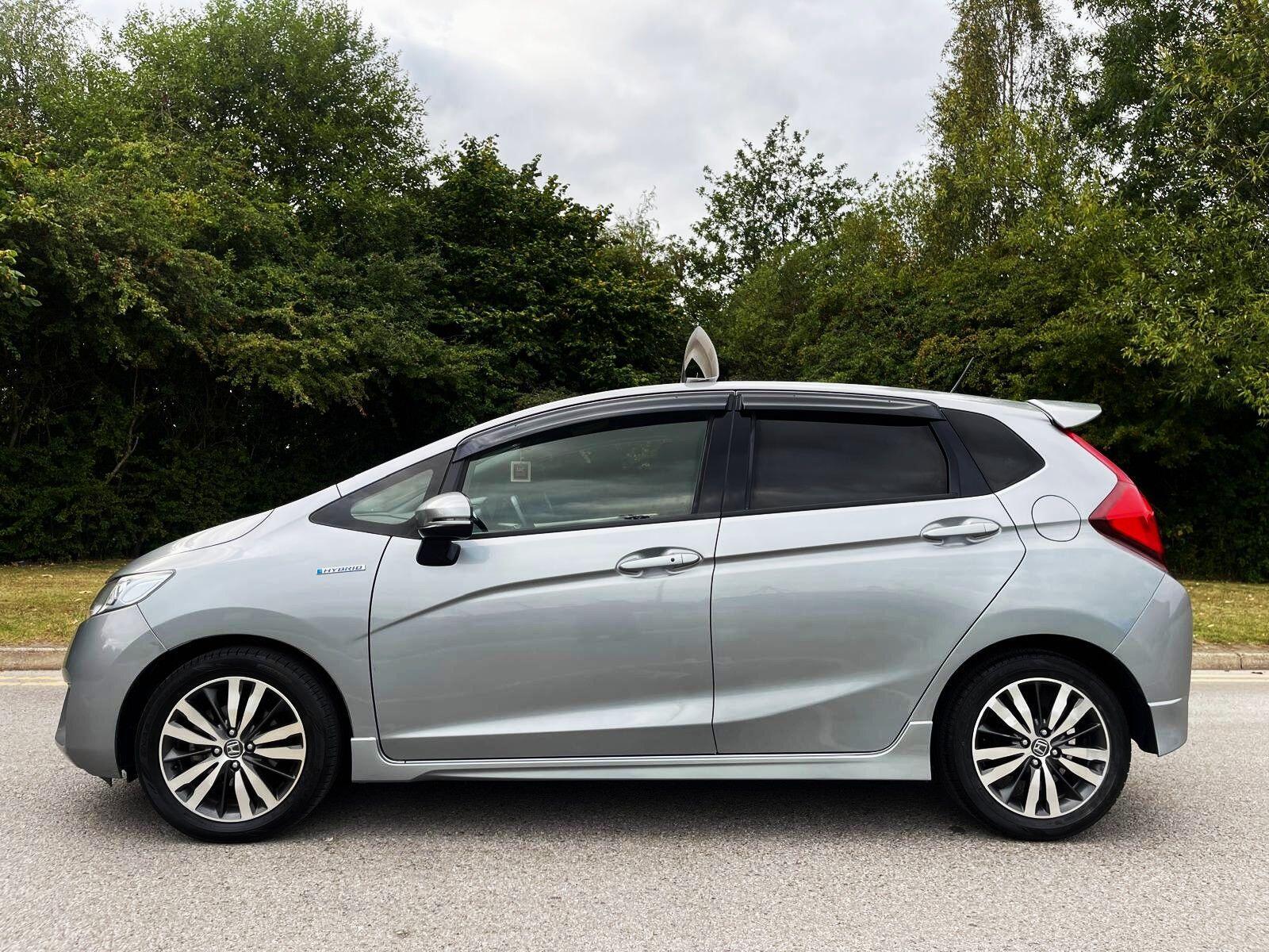 Honda FIT - Image 10