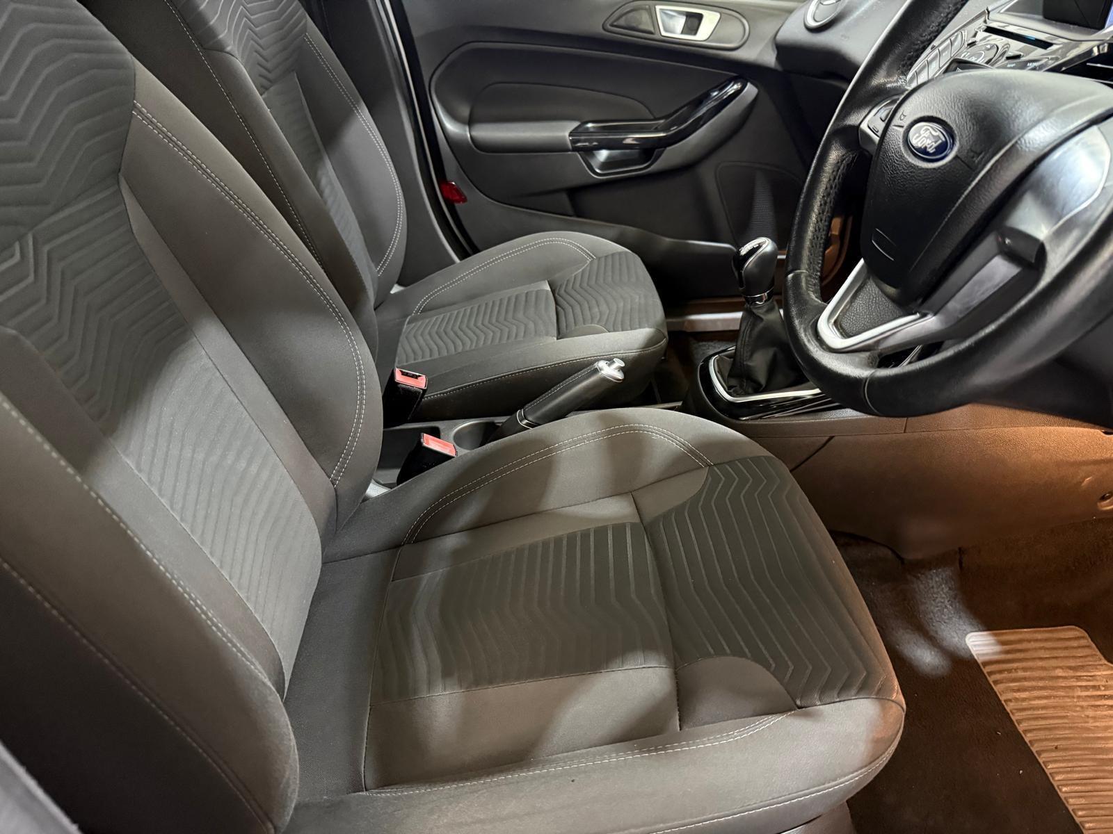 Ford Fiesta - Image 19