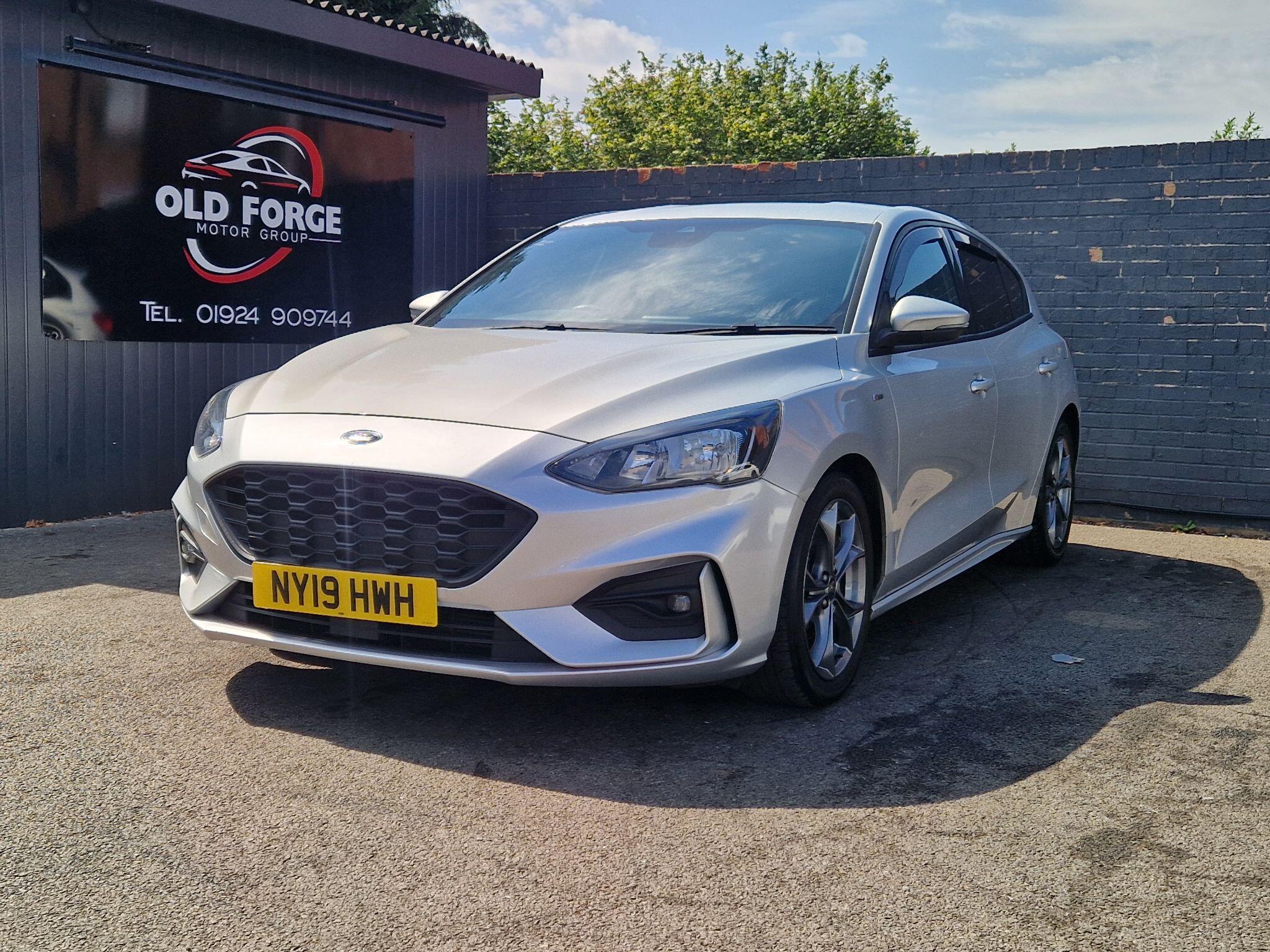 Ford Focus - Image 18