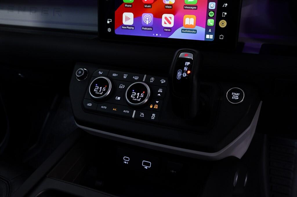 Land Rover Defender 110 - Image 21