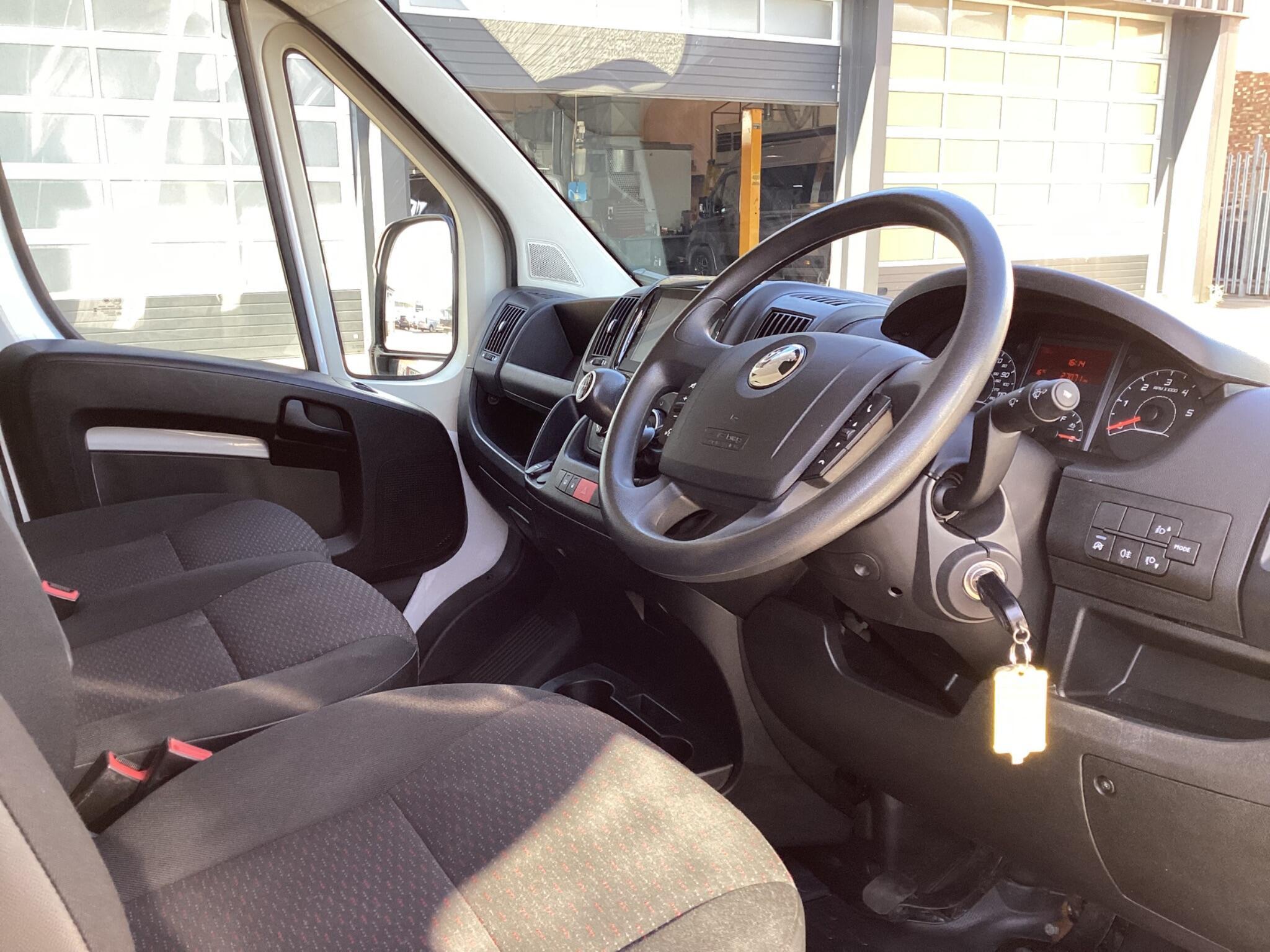 Vauxhall Movano - Image 17