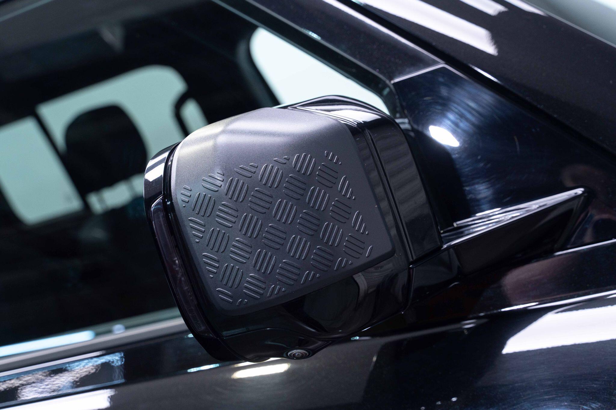 Land Rover Defender 110 - Image 47