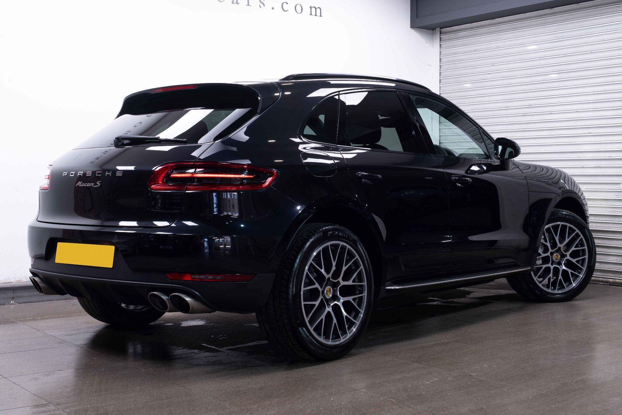 Porsche Macan - Image 3