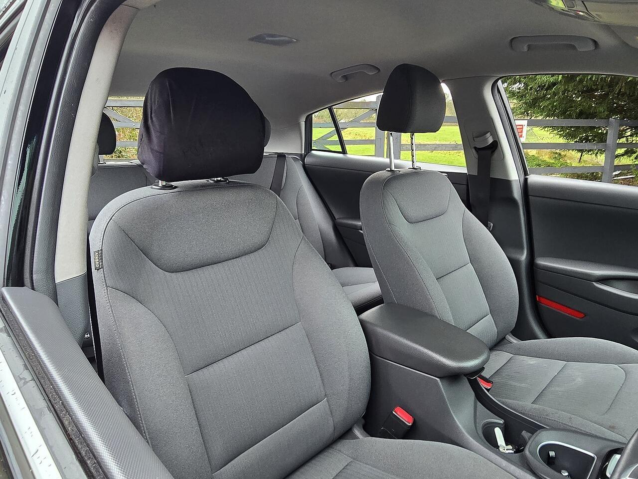 Hyundai Ioniq - Image 20