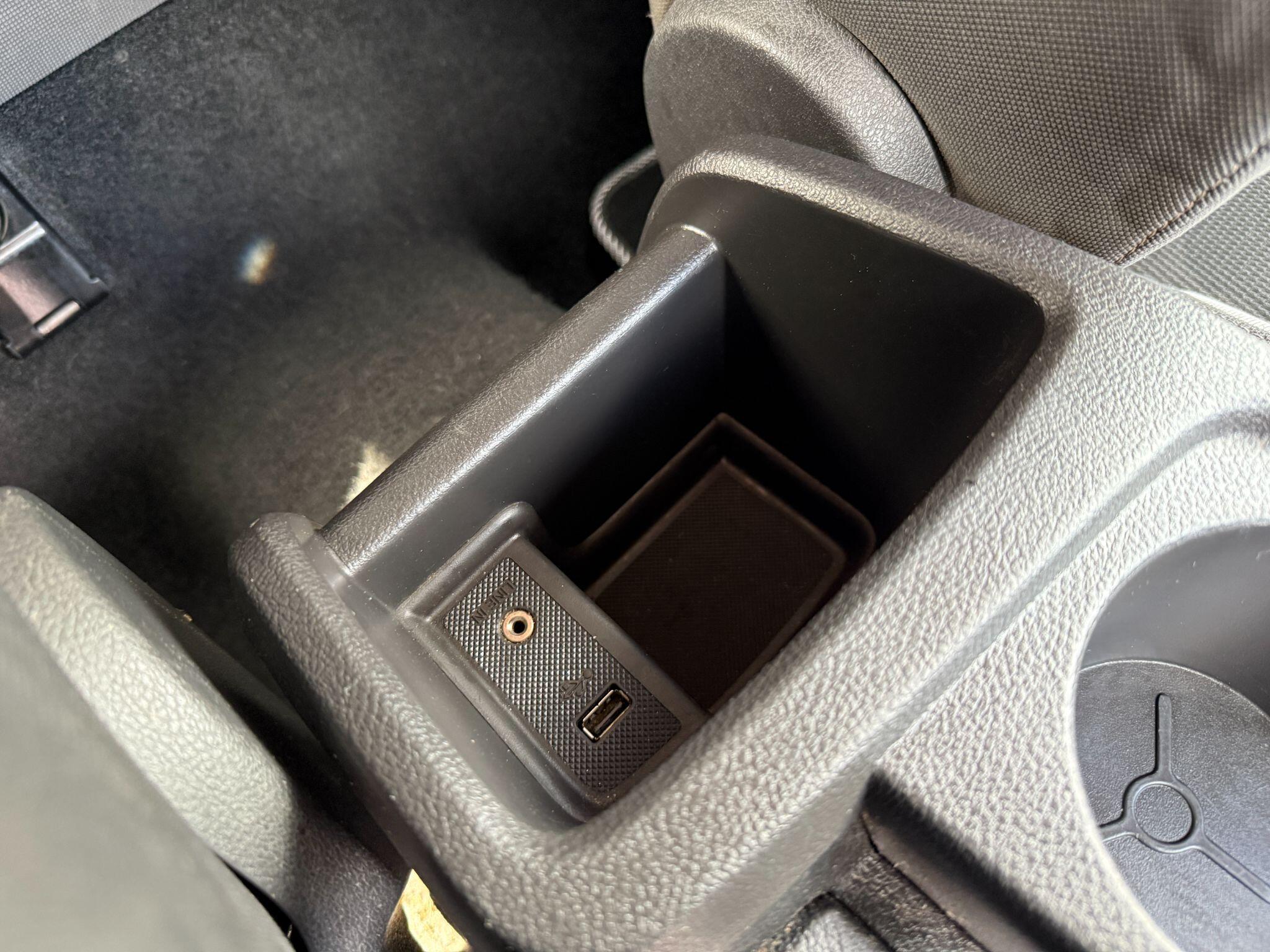 Ford Focus - Image 47