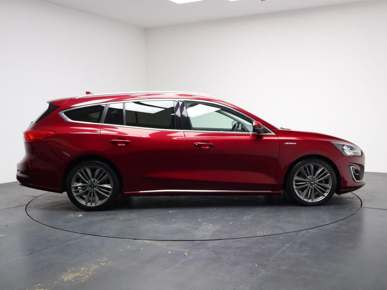 Ford Focus - Image 16