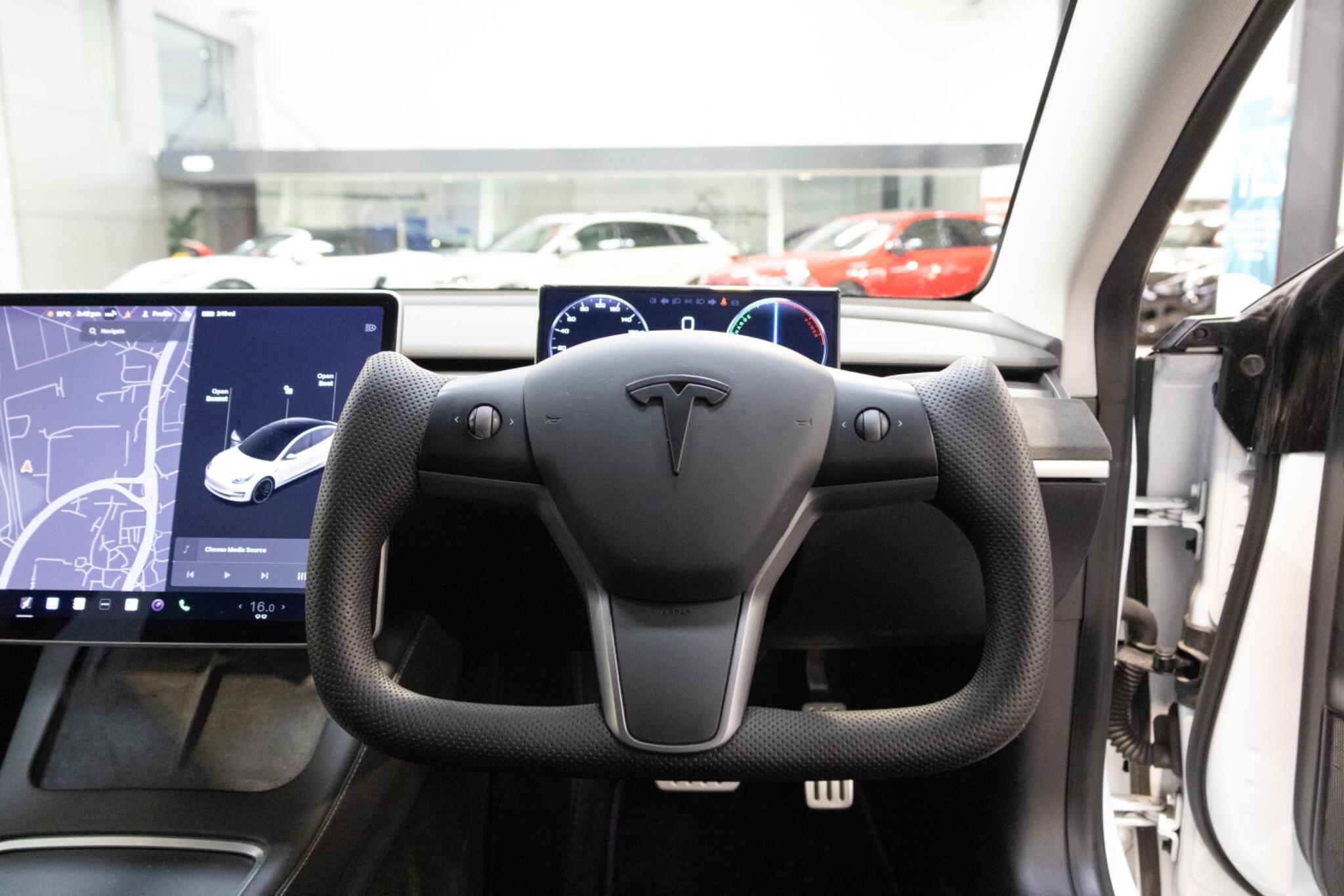 Tesla Model 3 - Image 9