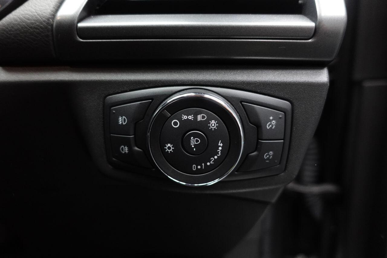 Ford Mondeo - Image 25