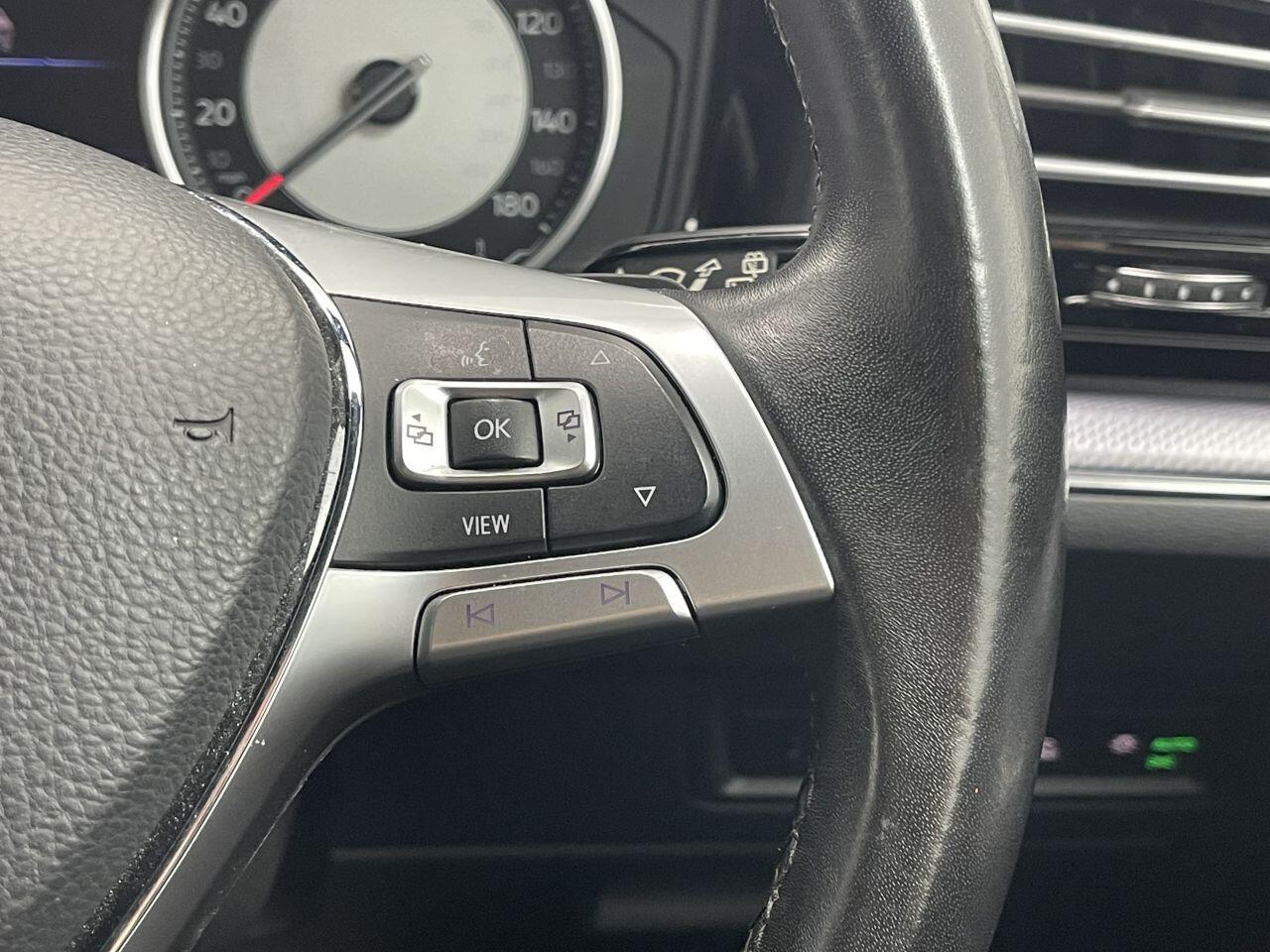 Volkswagen Touareg - Image 38