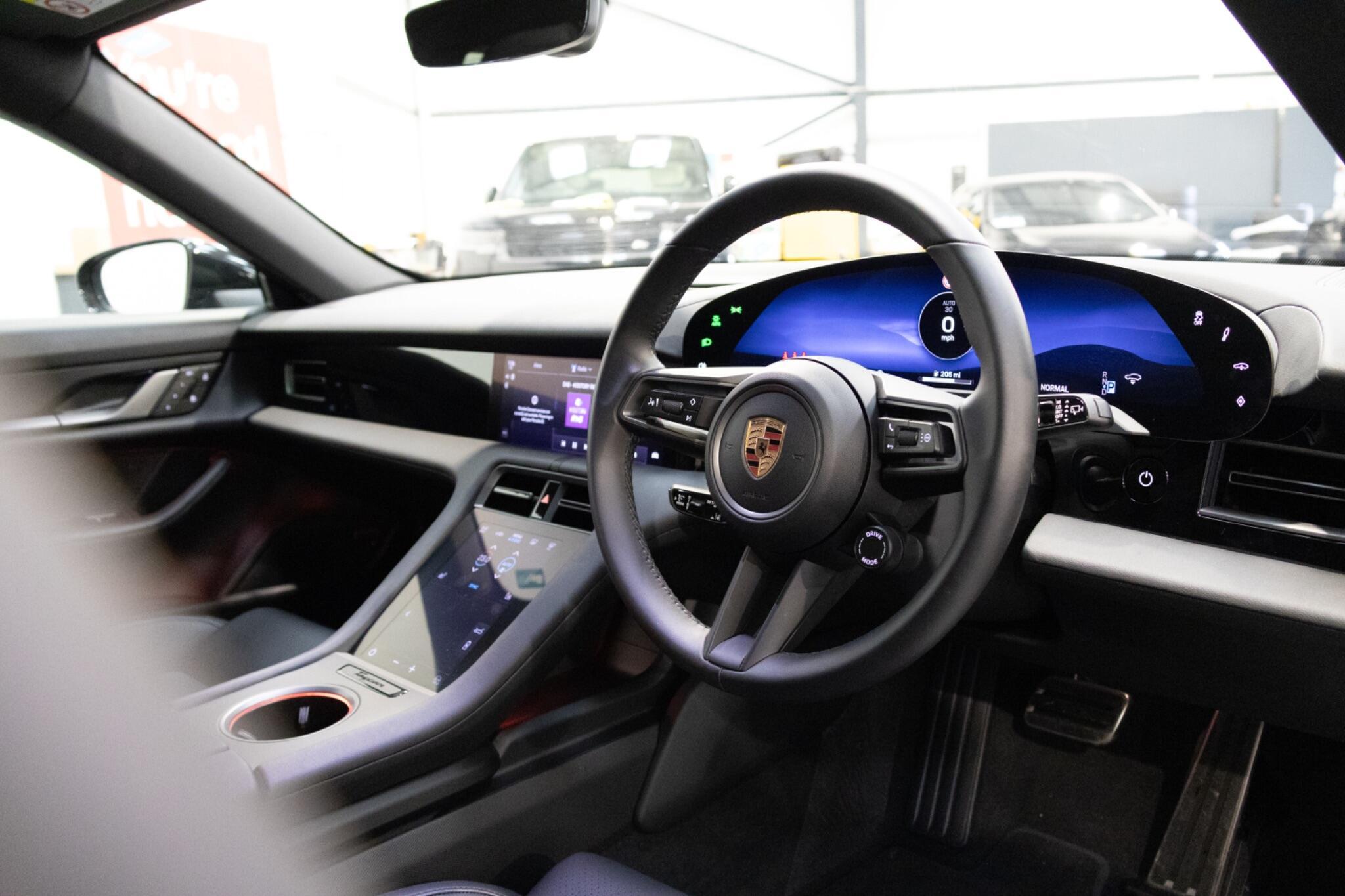 Porsche Taycan - Image 7