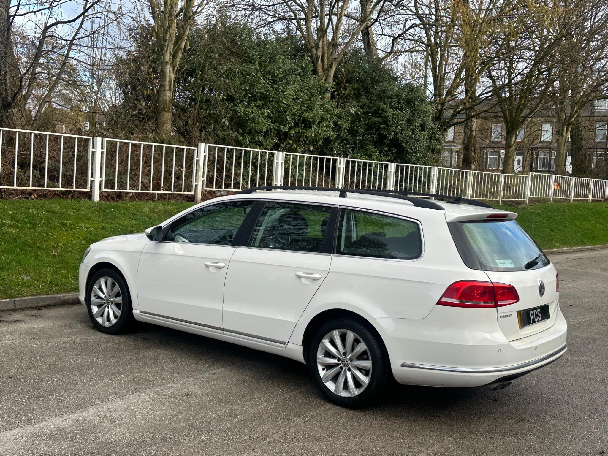 Volkswagen Passat - Image 13