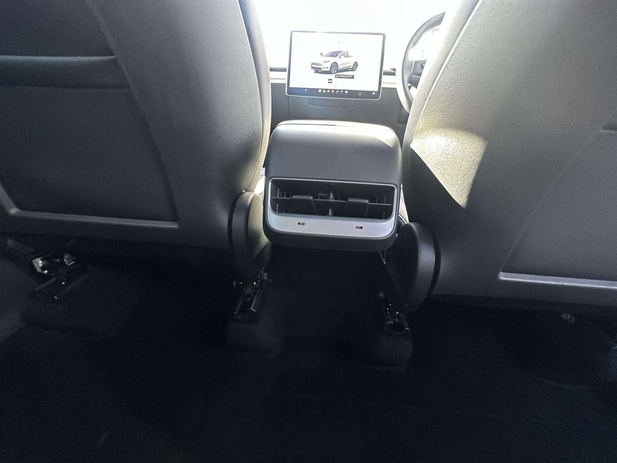 Tesla Model Y - Image 16
