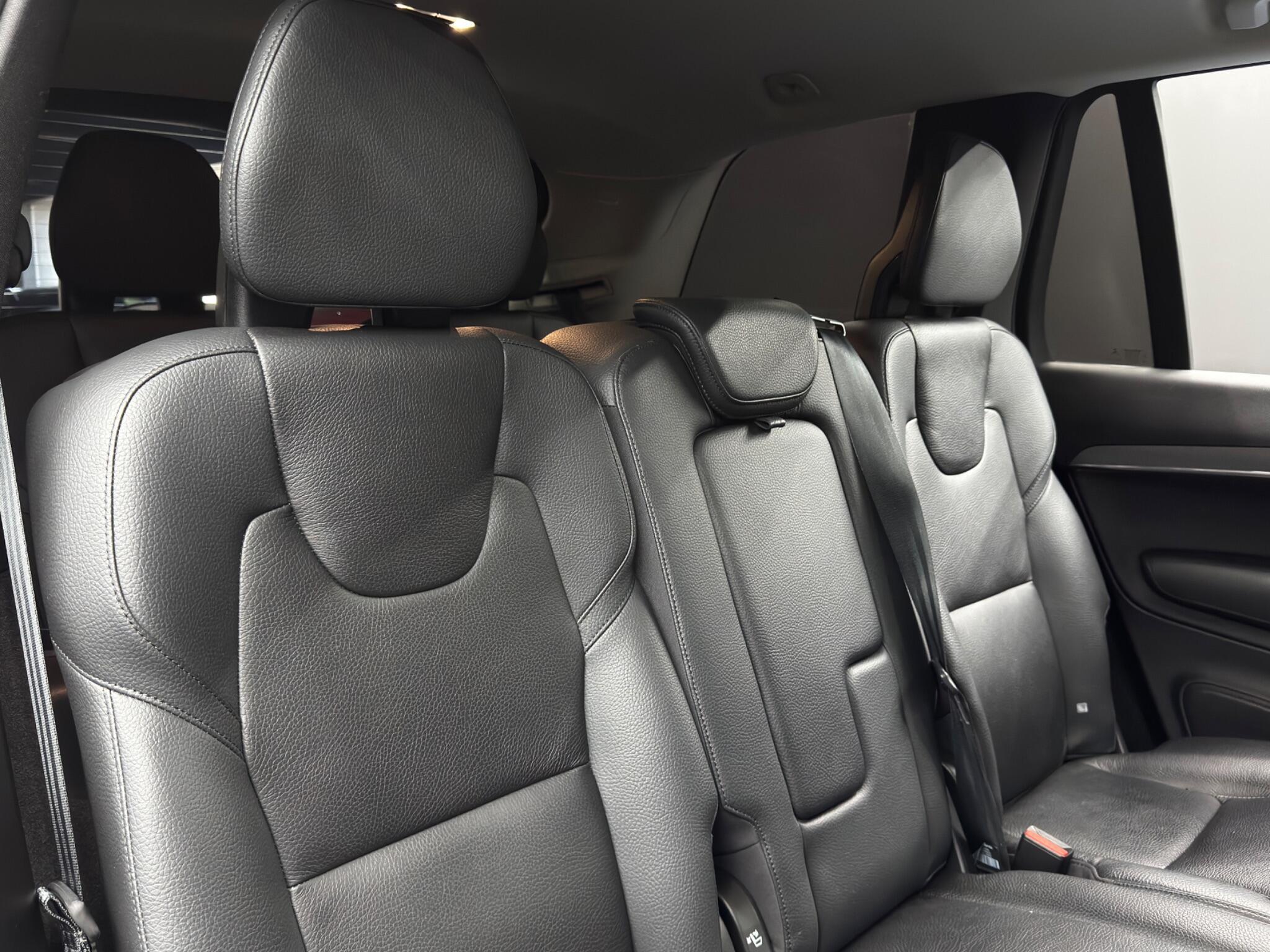 Volvo XC90 - Image 15