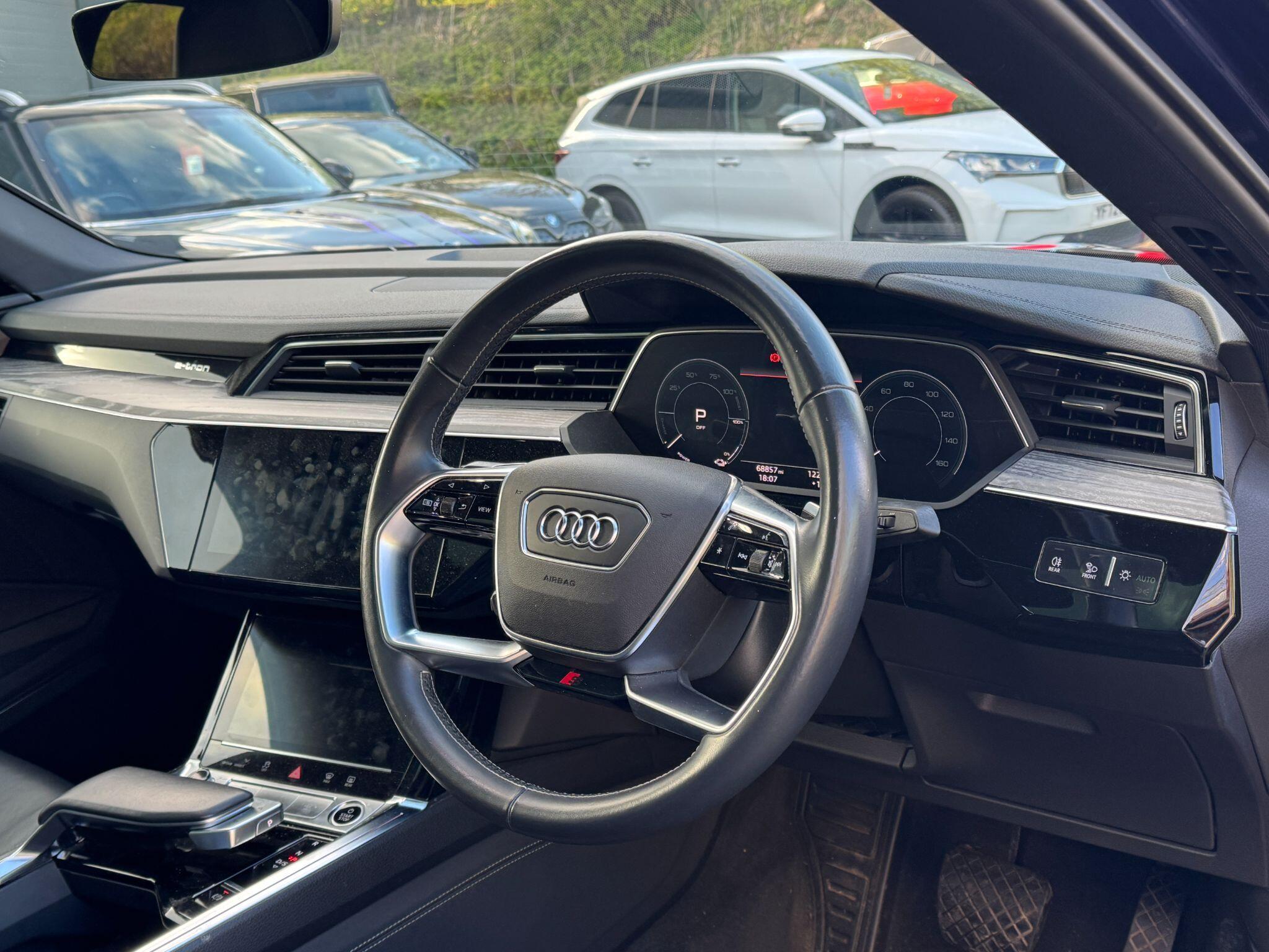 Audi E-Tron - Image 17