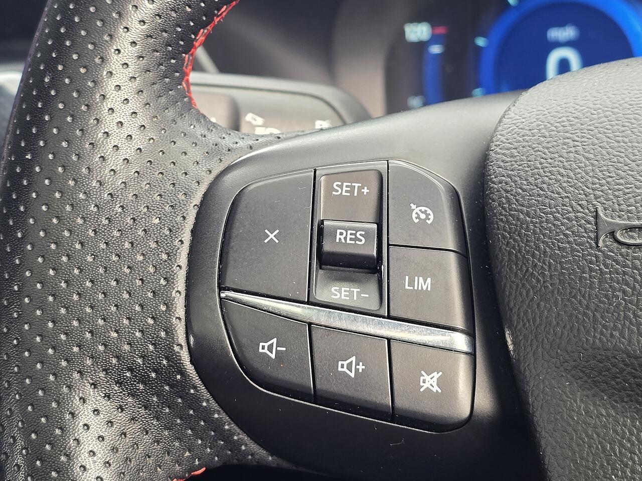 Ford Kuga - Image 30