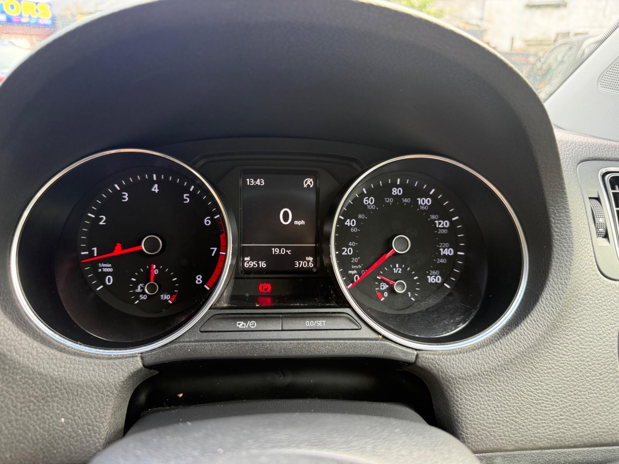 Volkswagen Polo - Image 12