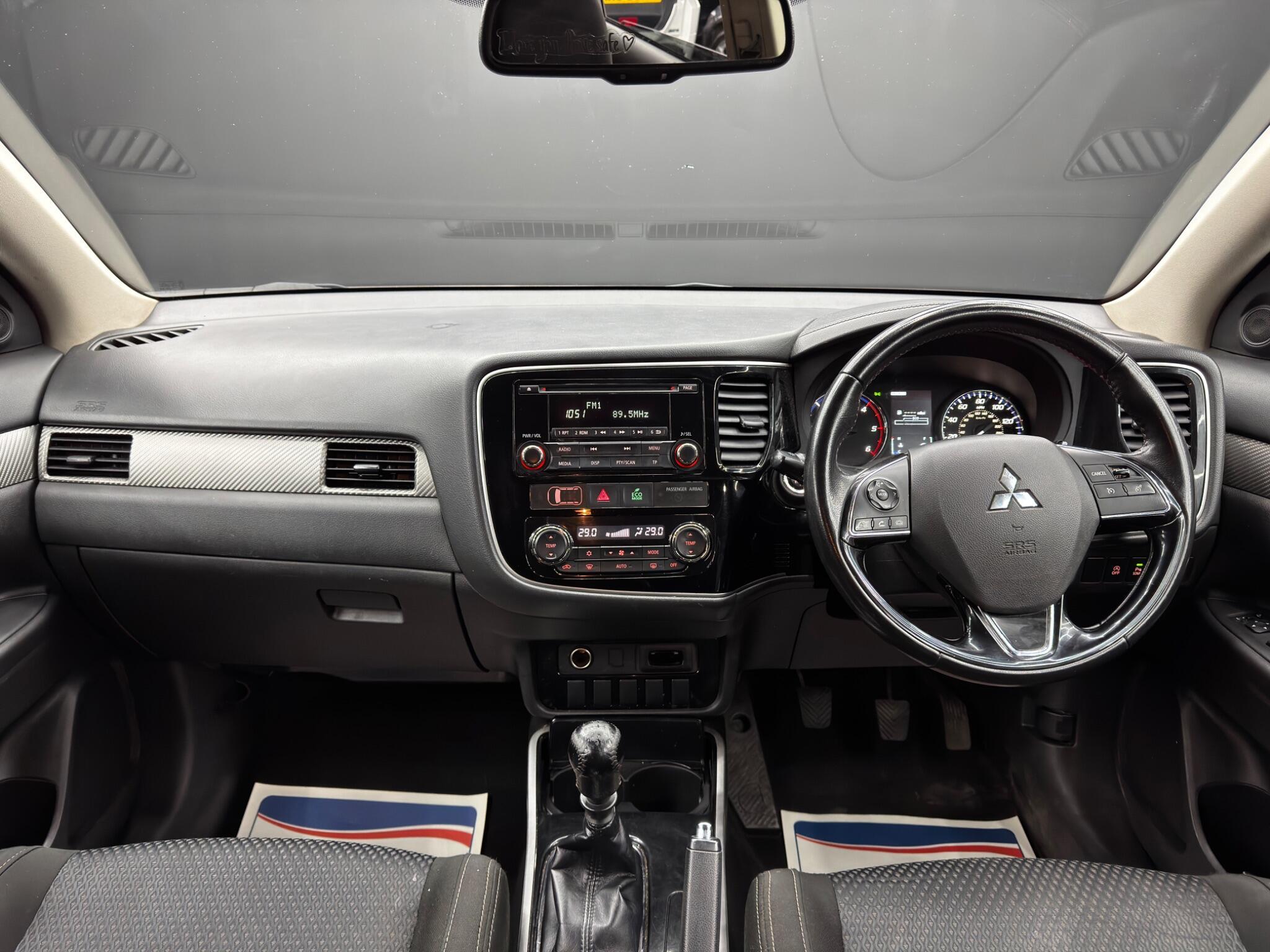 Mitsubishi Outlander - Image 10
