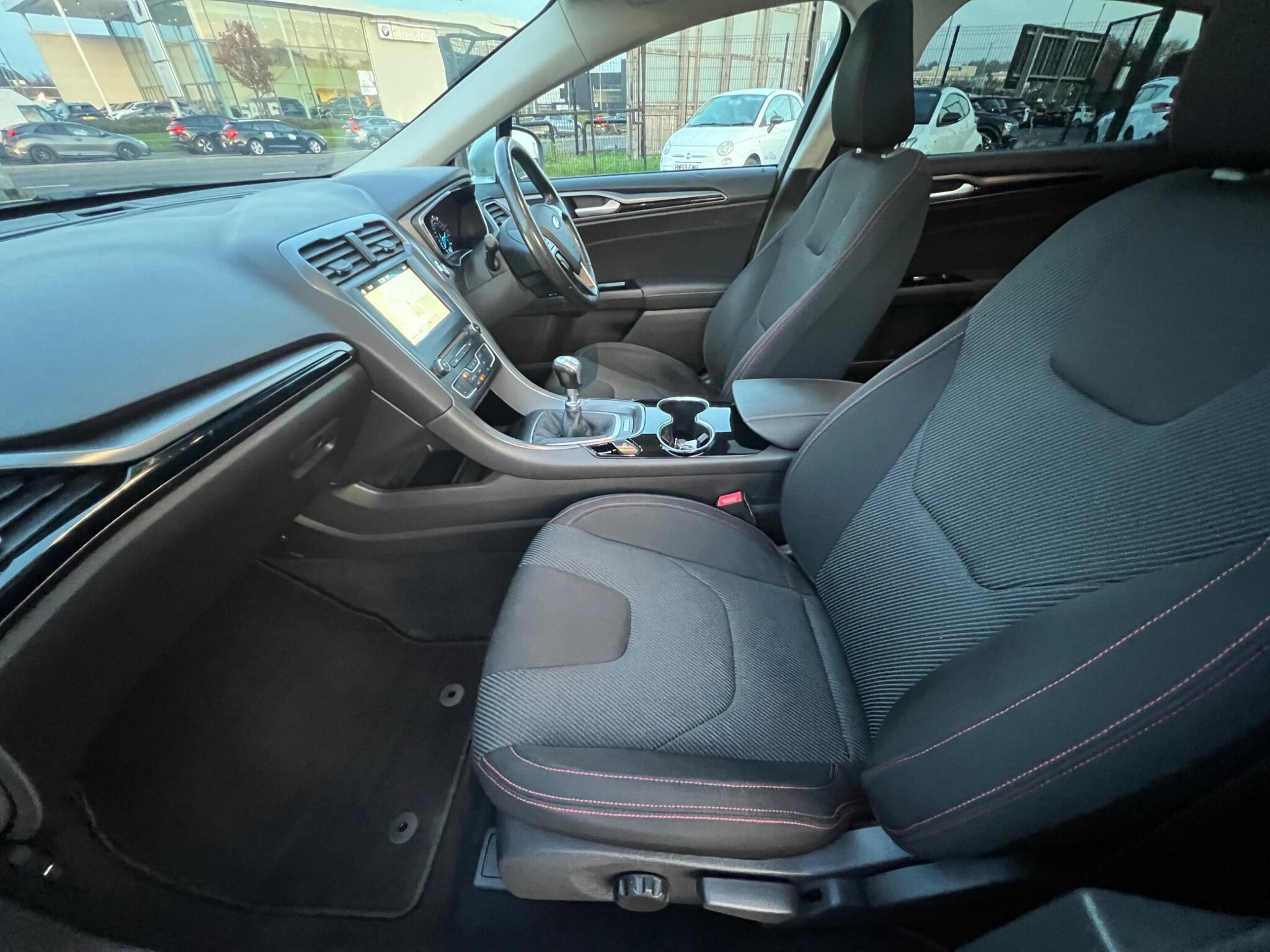 Ford Mondeo - Image 12