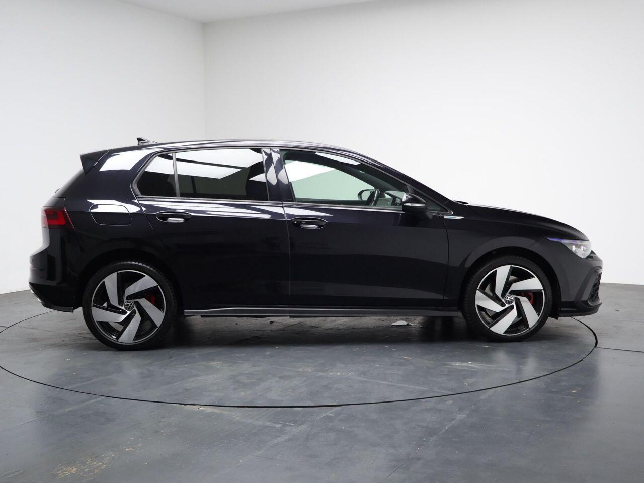 Volkswagen Golf - Image 14
