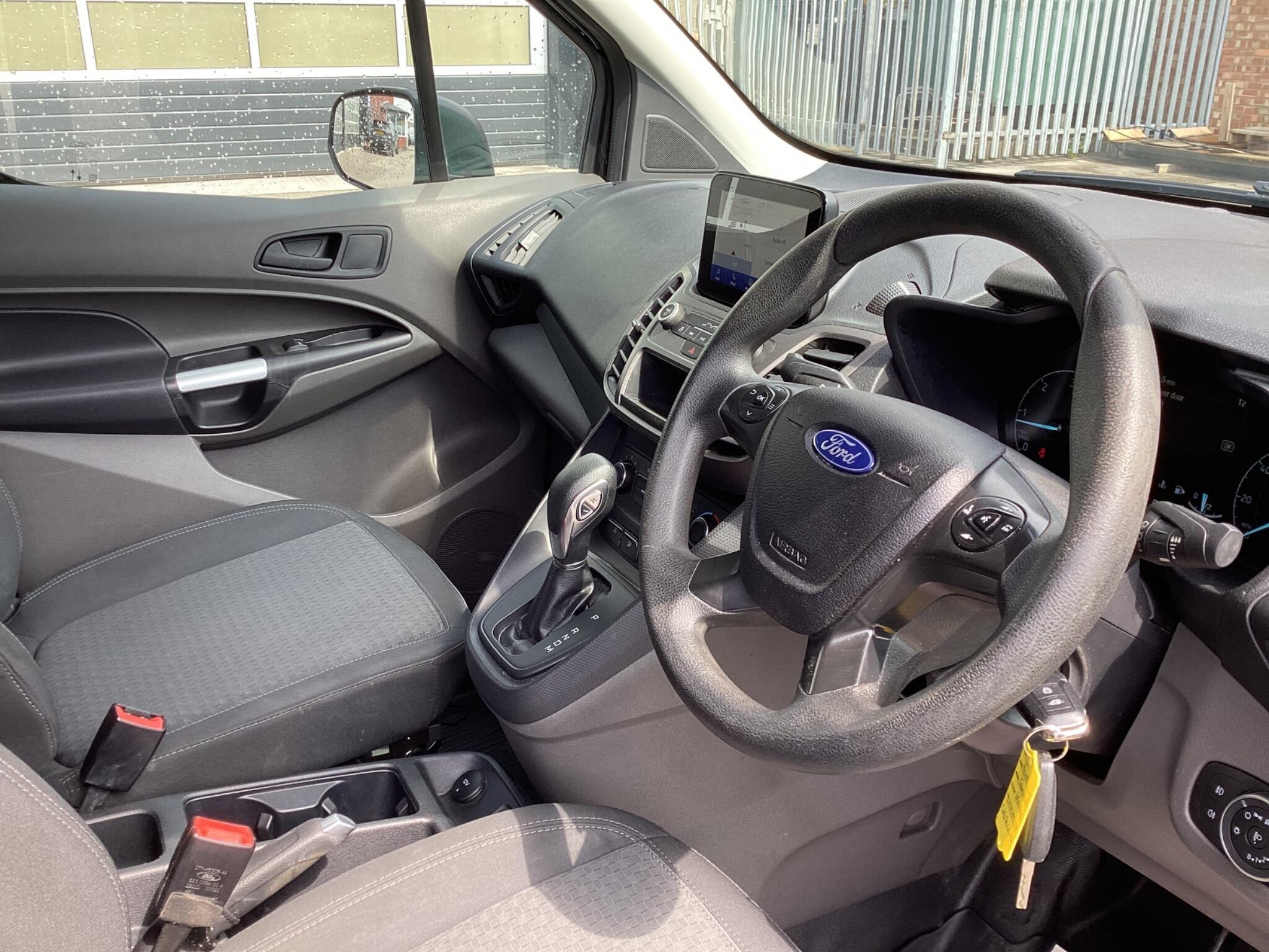 Ford Transit Connect - Image 19