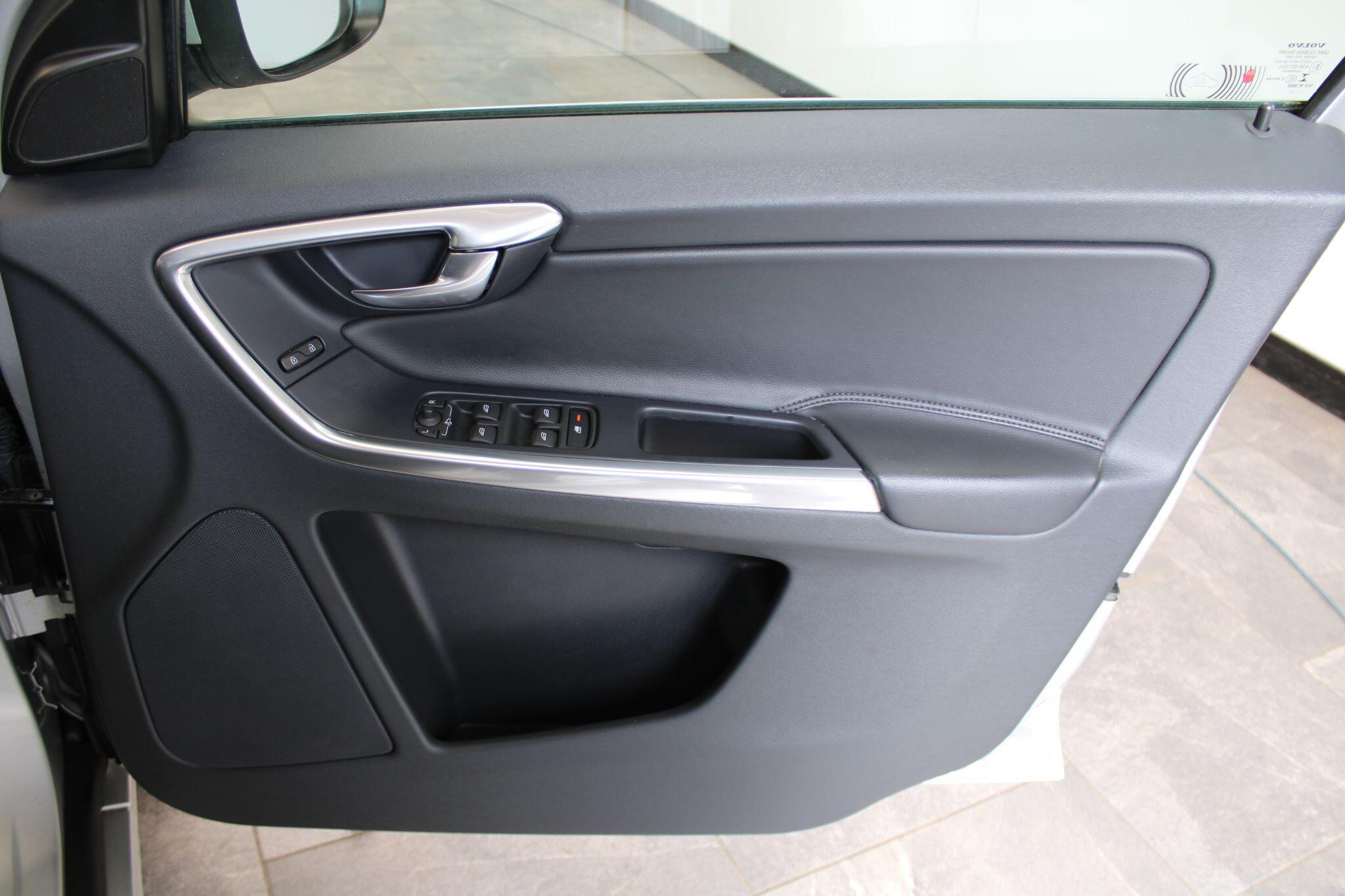 Volvo XC60 - Image 34