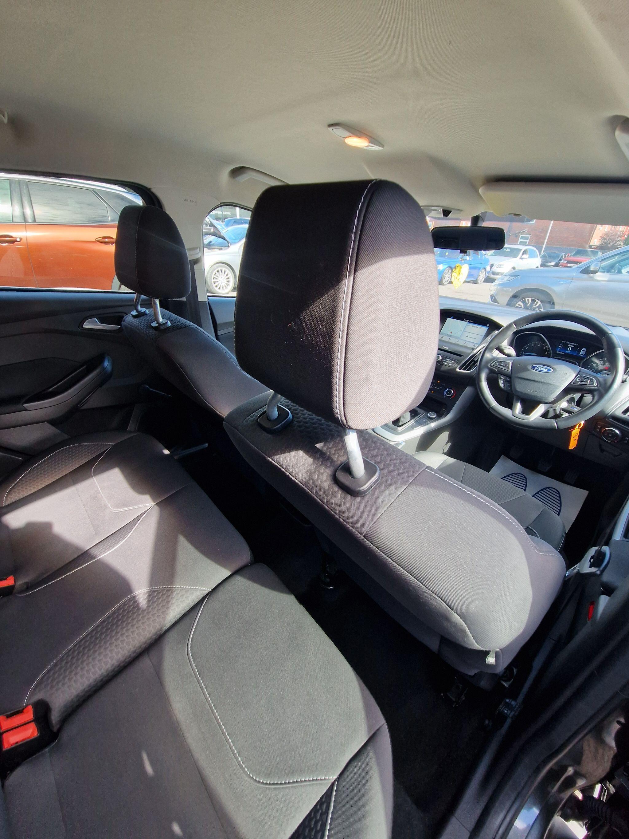 Ford Focus - Image 34