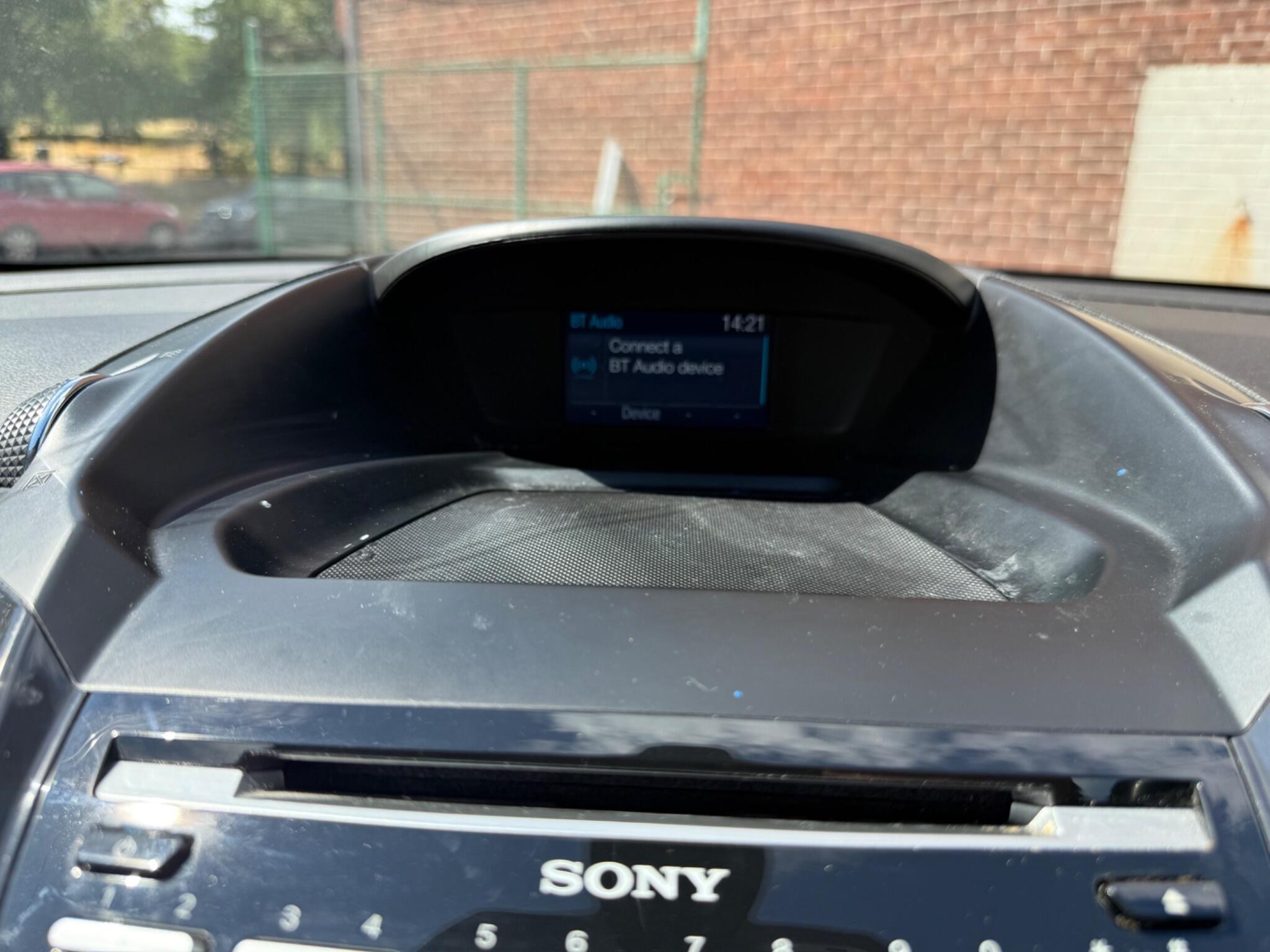 Ford Kuga - Image 11