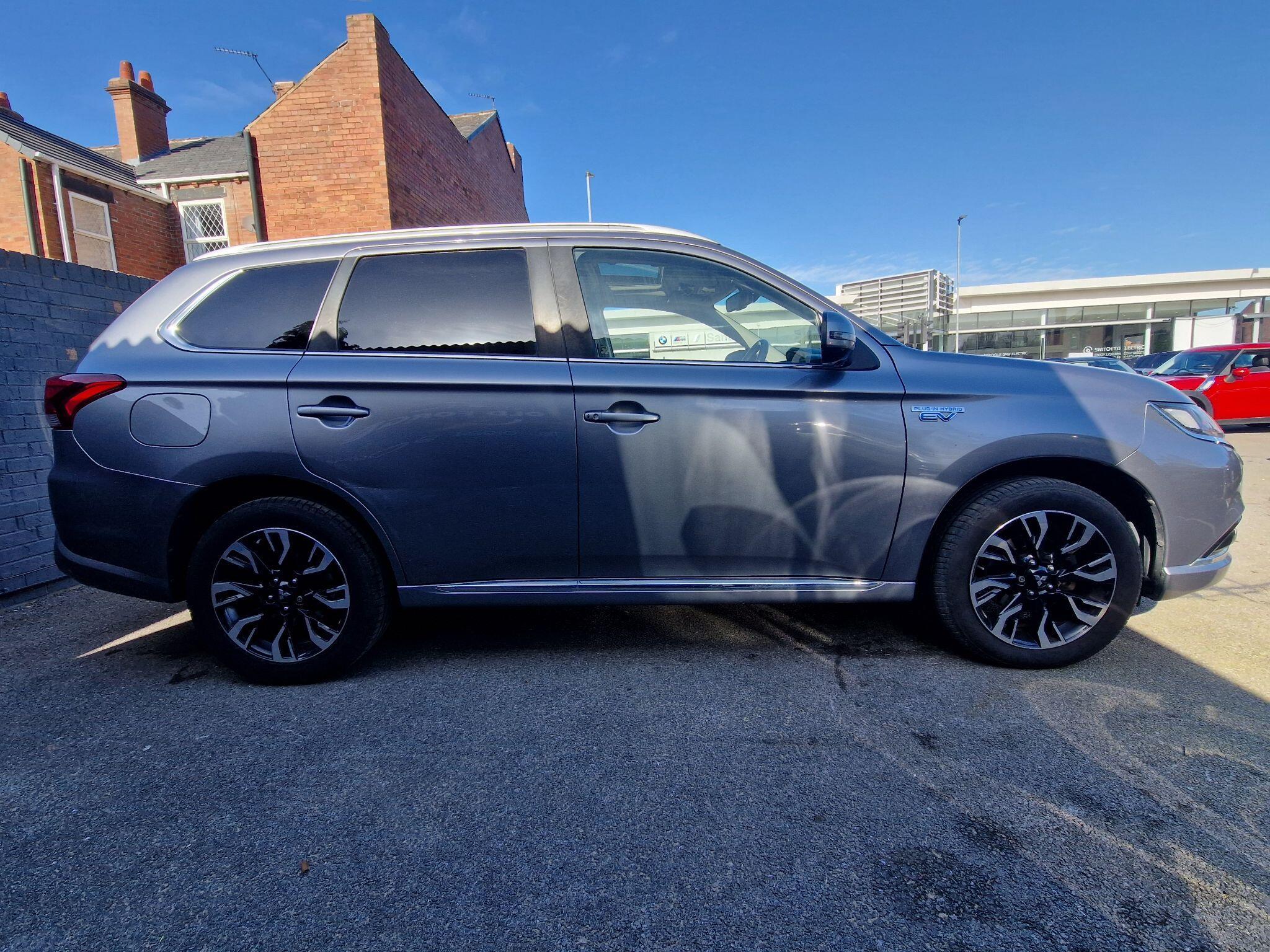 Mitsubishi Outlander - Image 7