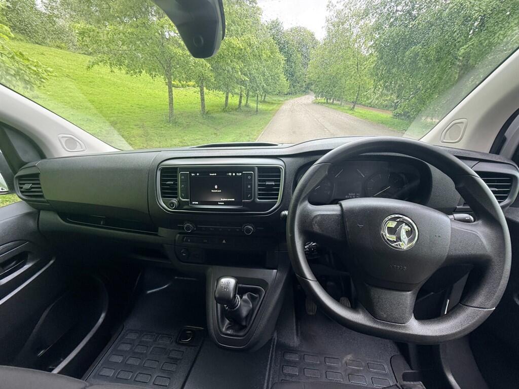 Vauxhall Vivaro - Image 19