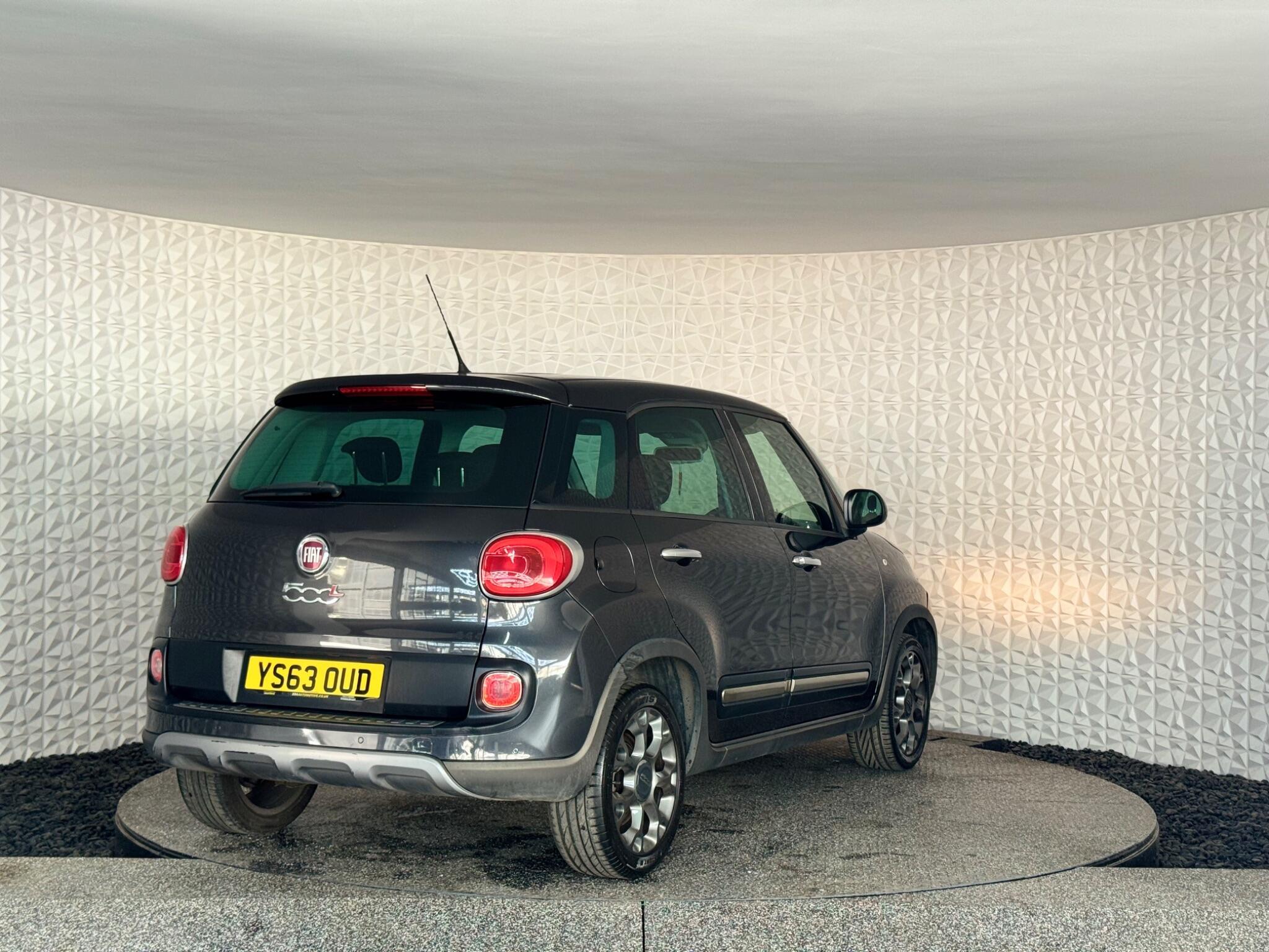 Fiat 500L - Image 19