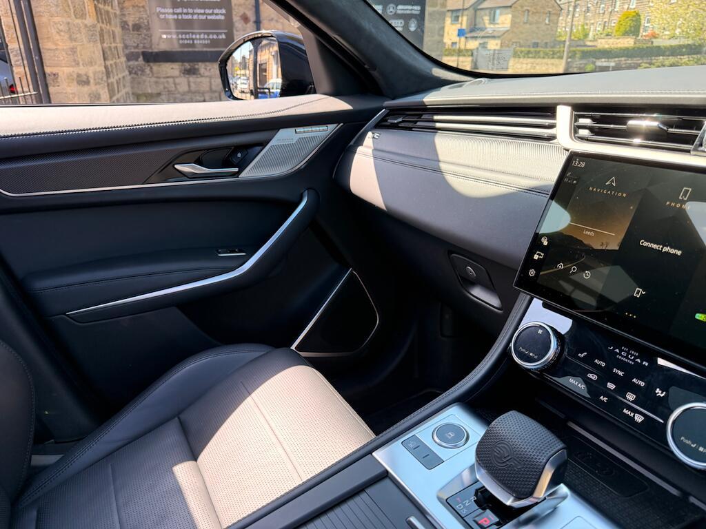 Jaguar F-Pace - Image 43